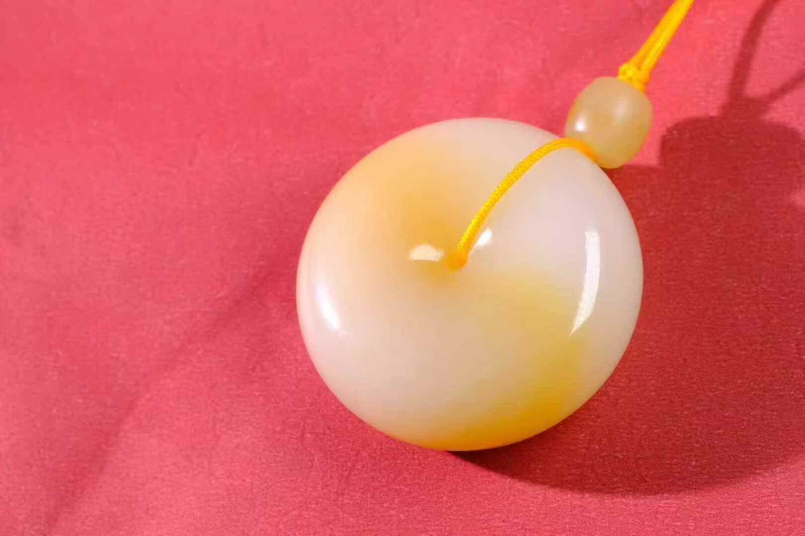 910742 和田玉巴沙糖白平安扣 (34mm直徑)