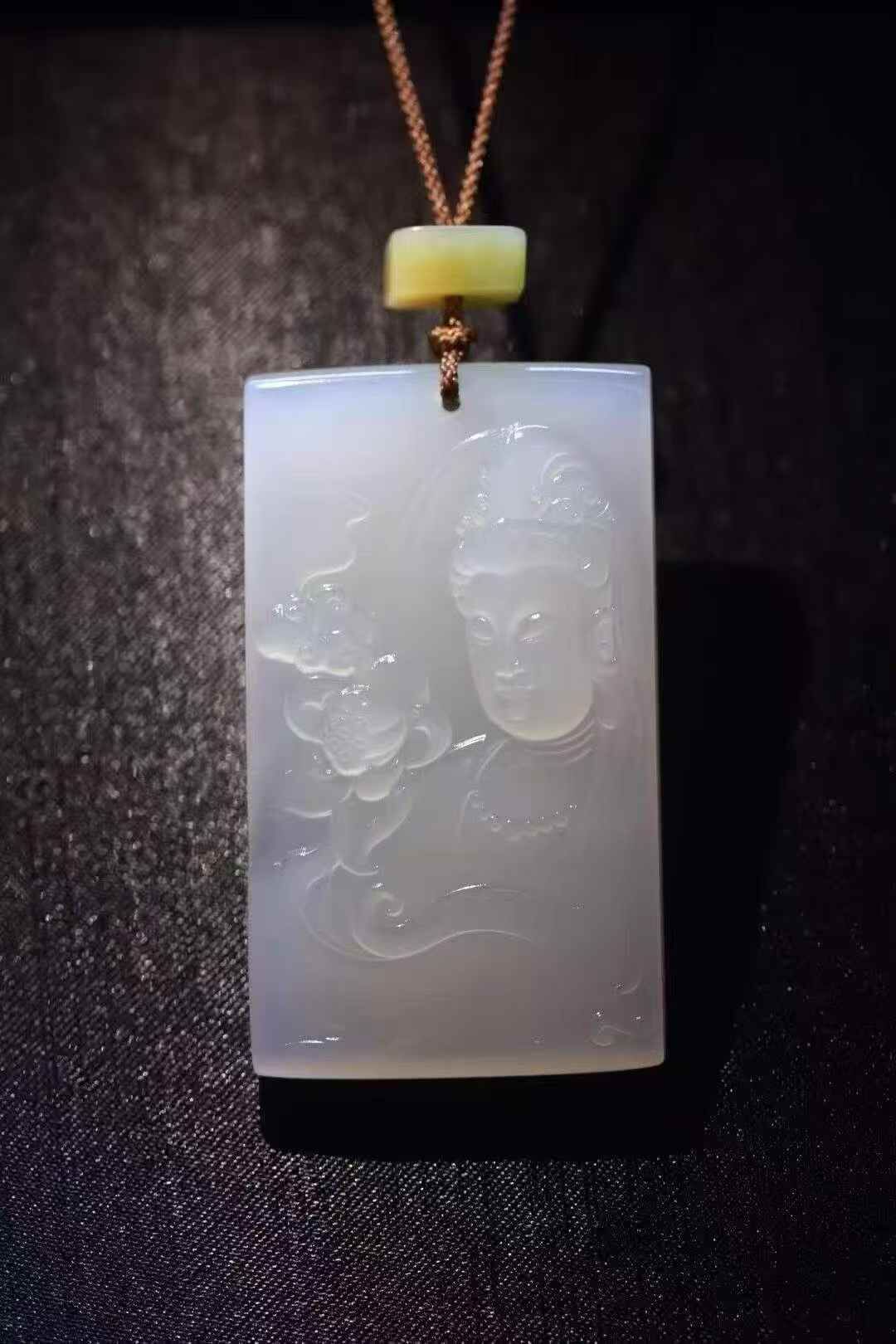 910744 和田玉白冰觀音牌