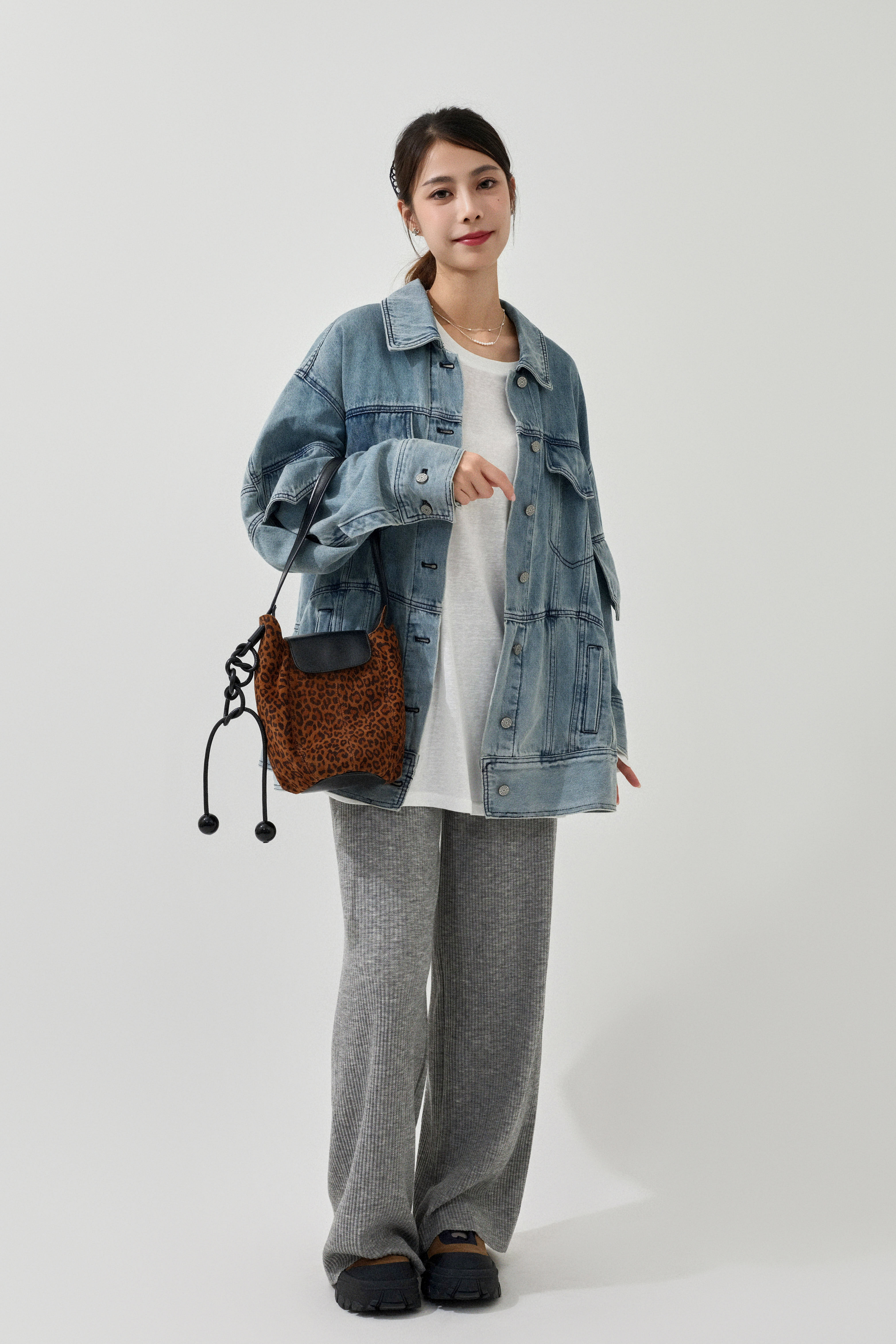 FW25_0074（外套＋Tee＋長褲）