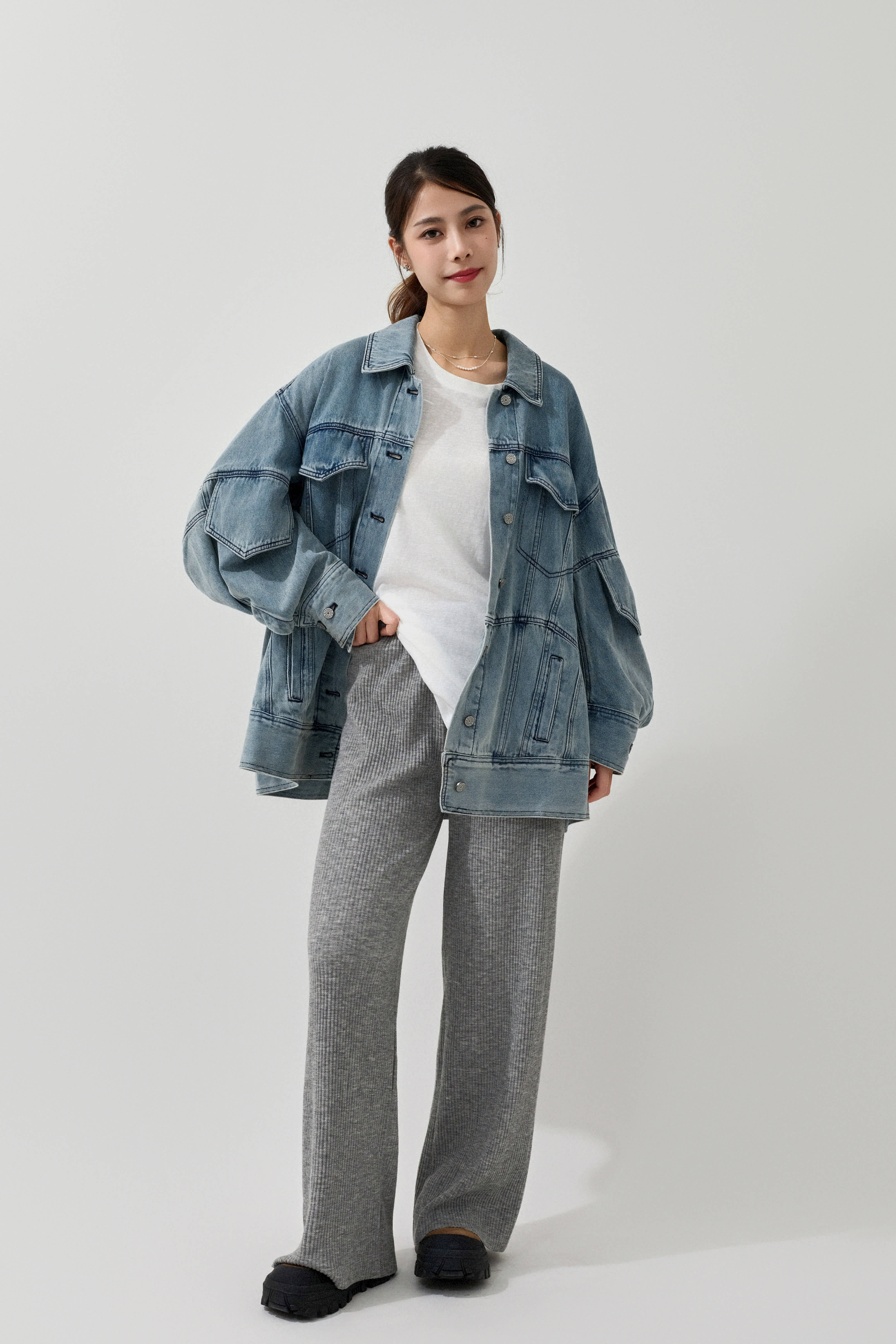 FW25_0074（外套＋Tee＋長褲）