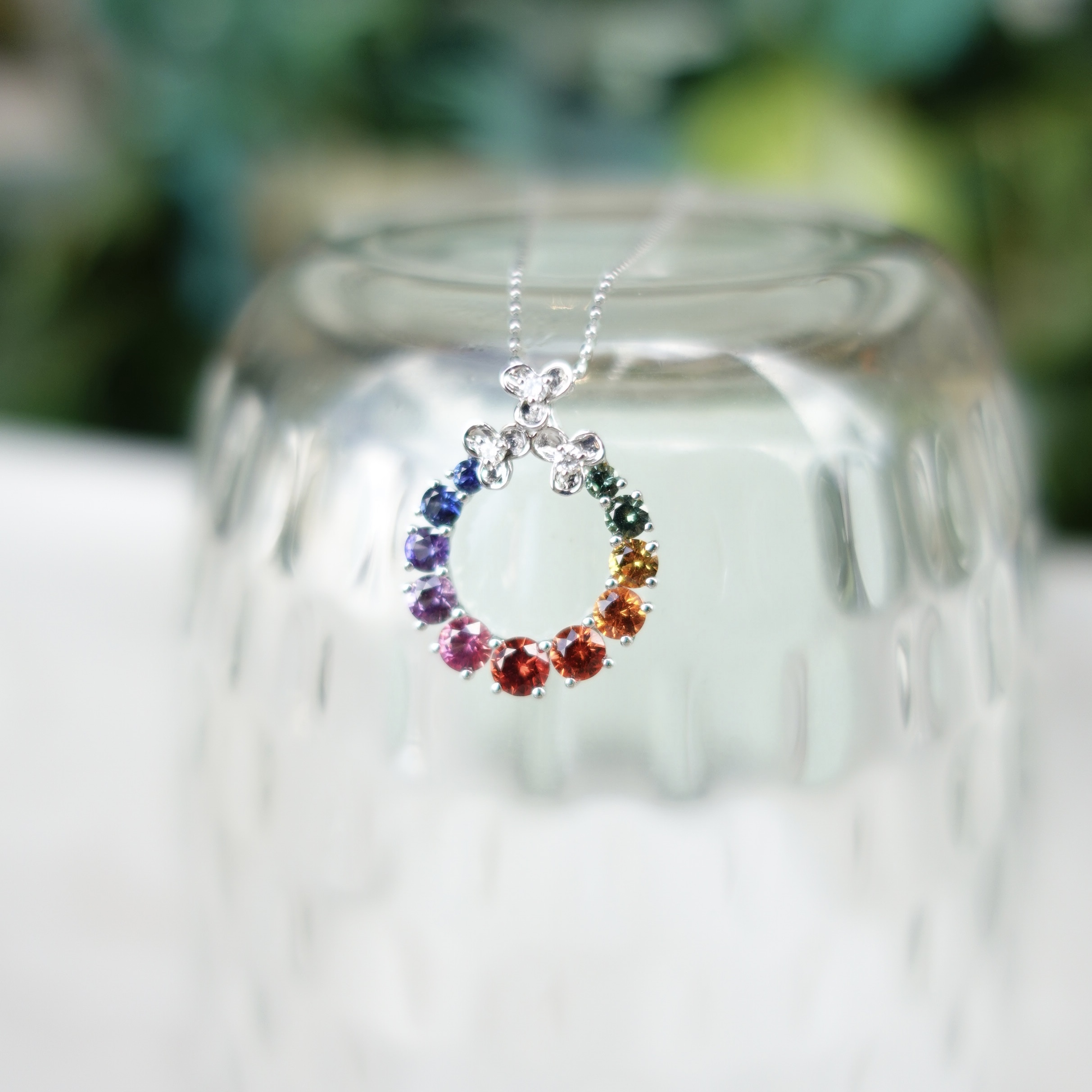 18K金彩虹藍寶石鑽石吊墜