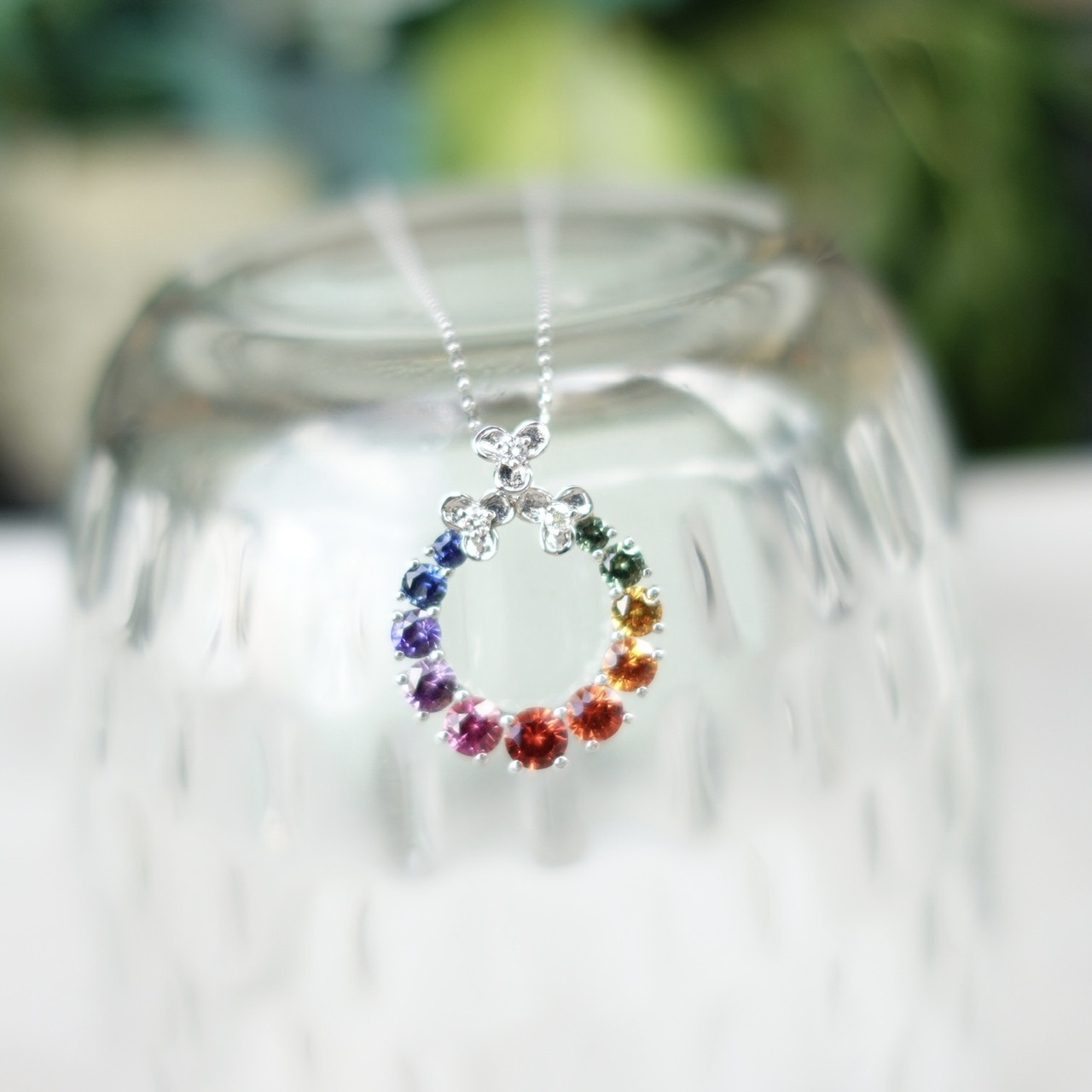 18K金彩虹藍寶石鑽石吊墜