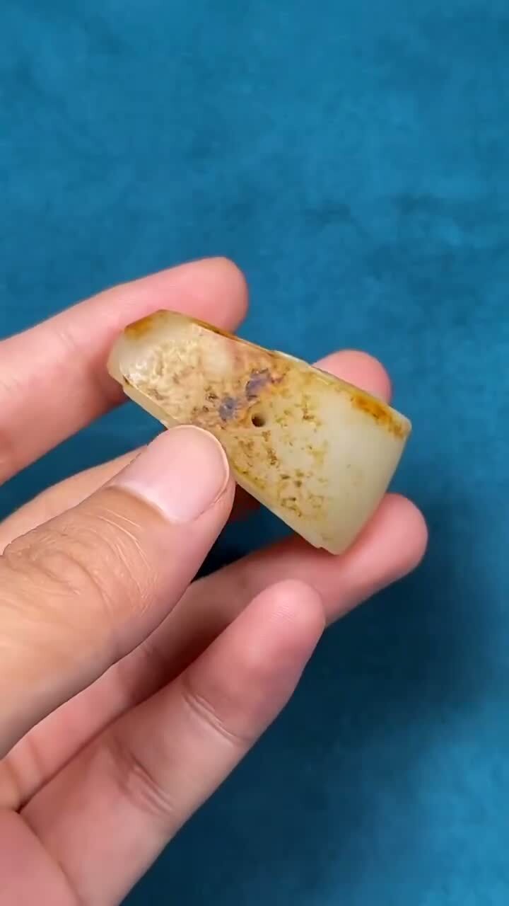 和田玉籽料黃皮龍紋勒子,天然和田玉軟玉