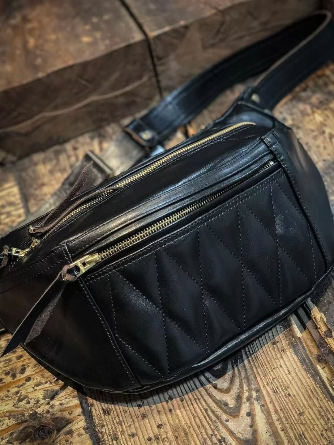 Y'2 LEATHER - HORSE HIDE BAG -BLACK