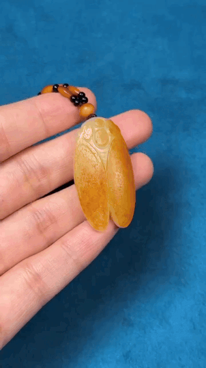 910232 和田玉籽料一鳴驚人