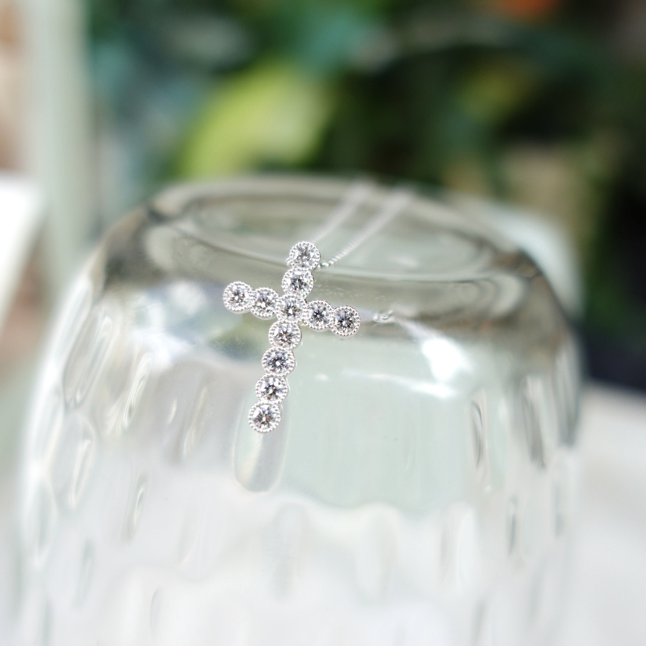 18K金鑽石吊墜 - 復古十字架