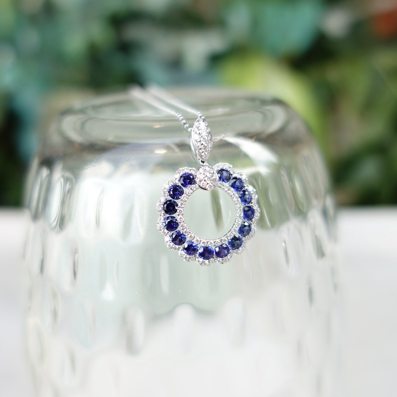 18K金藍寶石鑽石吊墜-花圈