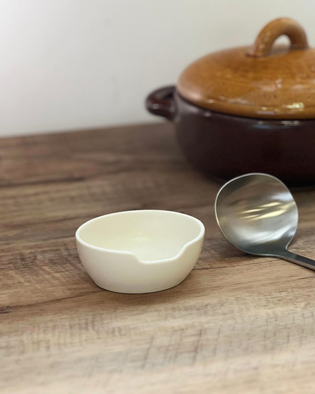 日本製 SALIU SHIKIKA 陶瓷湯勺、筷子座｜LOLO