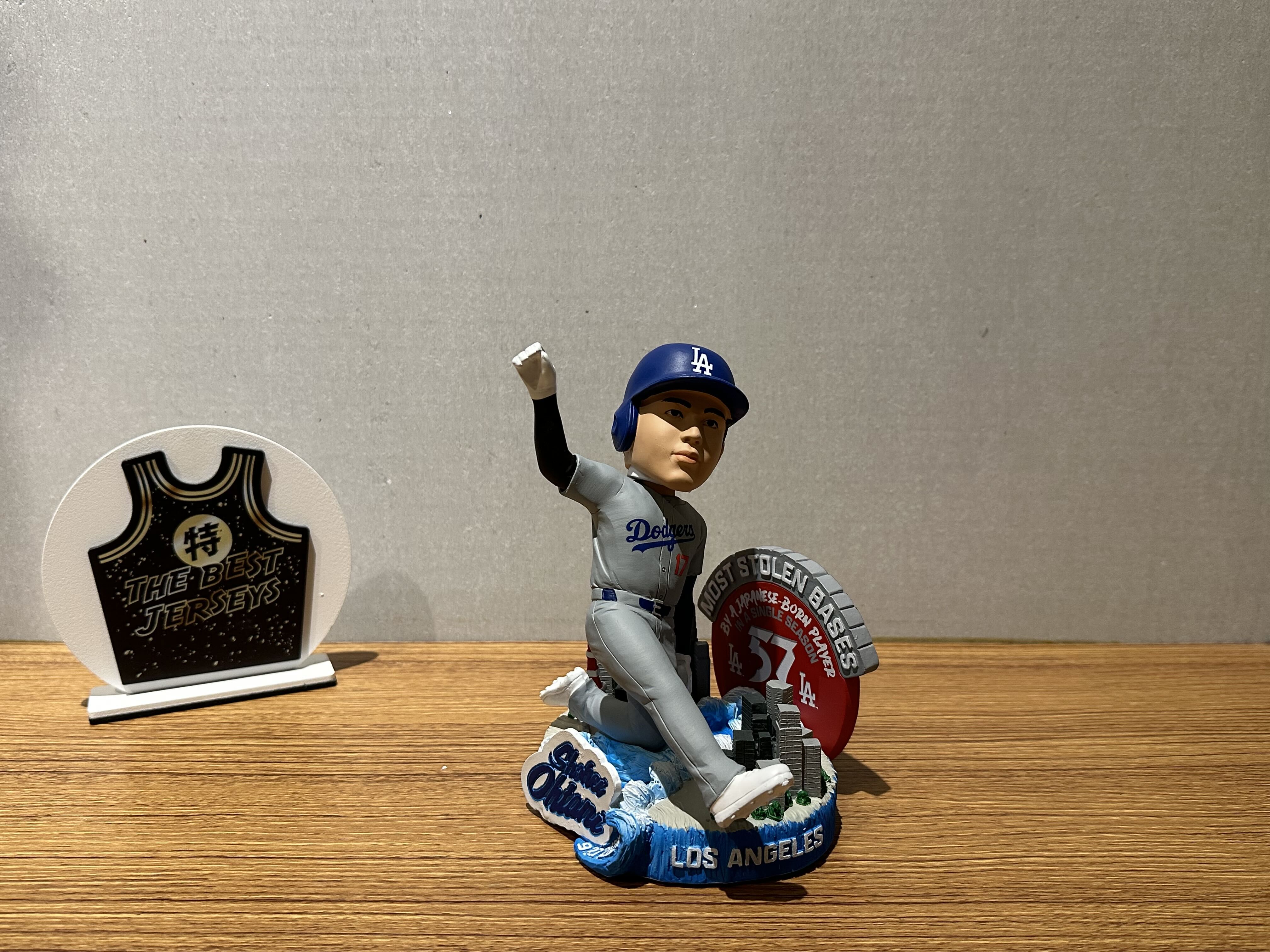 MLB公仔 Shohei Ohtani Los Angeles Dodgers Most Stolen Bases in a Single MLB Season by a Japanese Born Player 洛杉磯道奇 日本球員單一球季最多盜壘 公仔 Foco Bobblehead 搖頭娃娃 全新含盒裝 全球限量124組