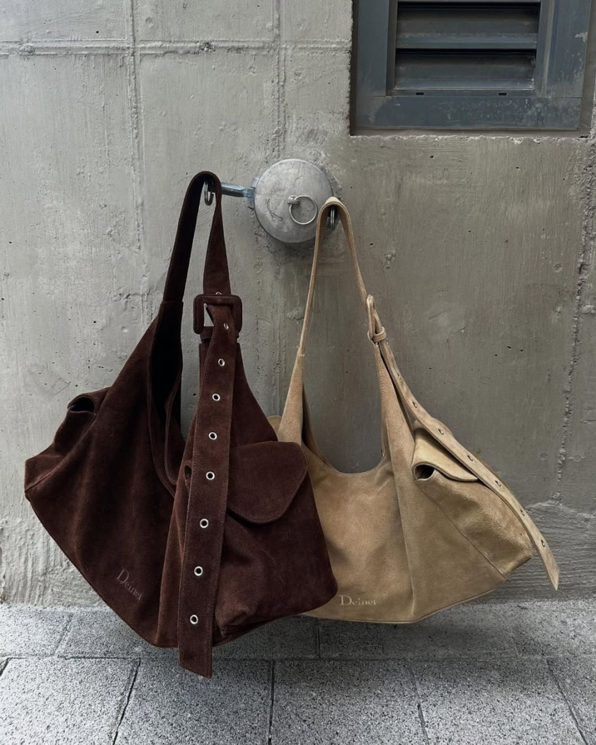 DEINET SUEDE BUCKLE BAG