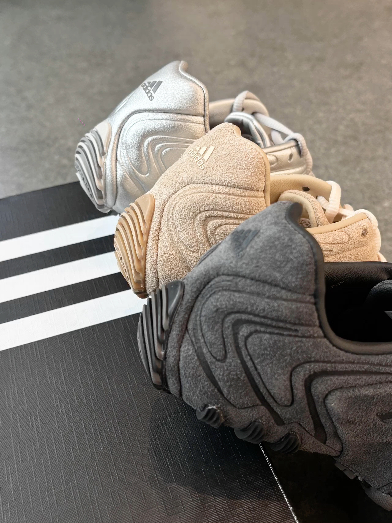 代購-adidas Ghost Sprint 跑步鞋 女款 黑灰/棕米/銀色