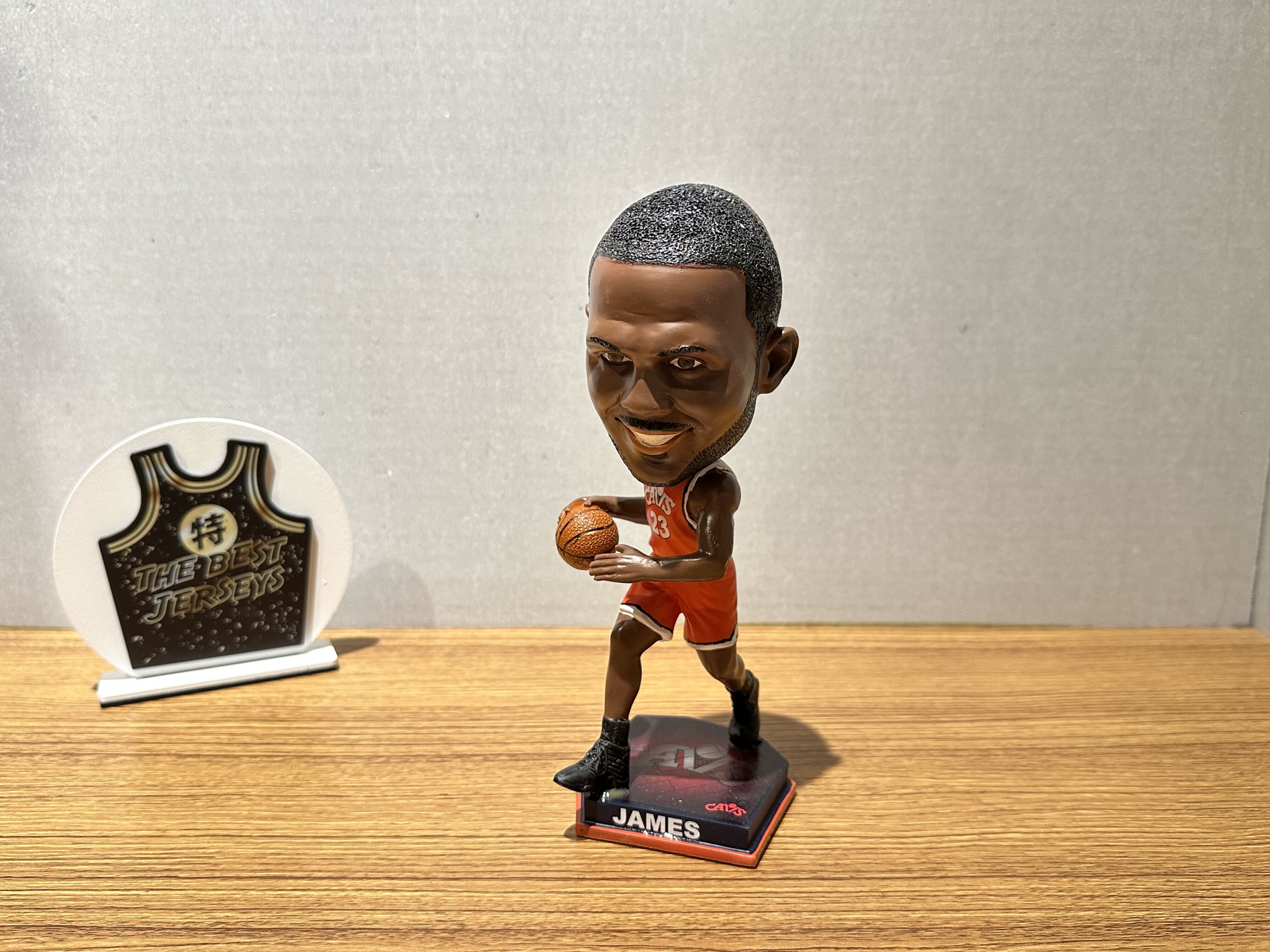 NBA公仔 Lebron James Cleveland Cavaliers 克里夫蘭騎士 復古橘 公仔 Foco Bobblehead 搖頭娃娃 全新含盒裝