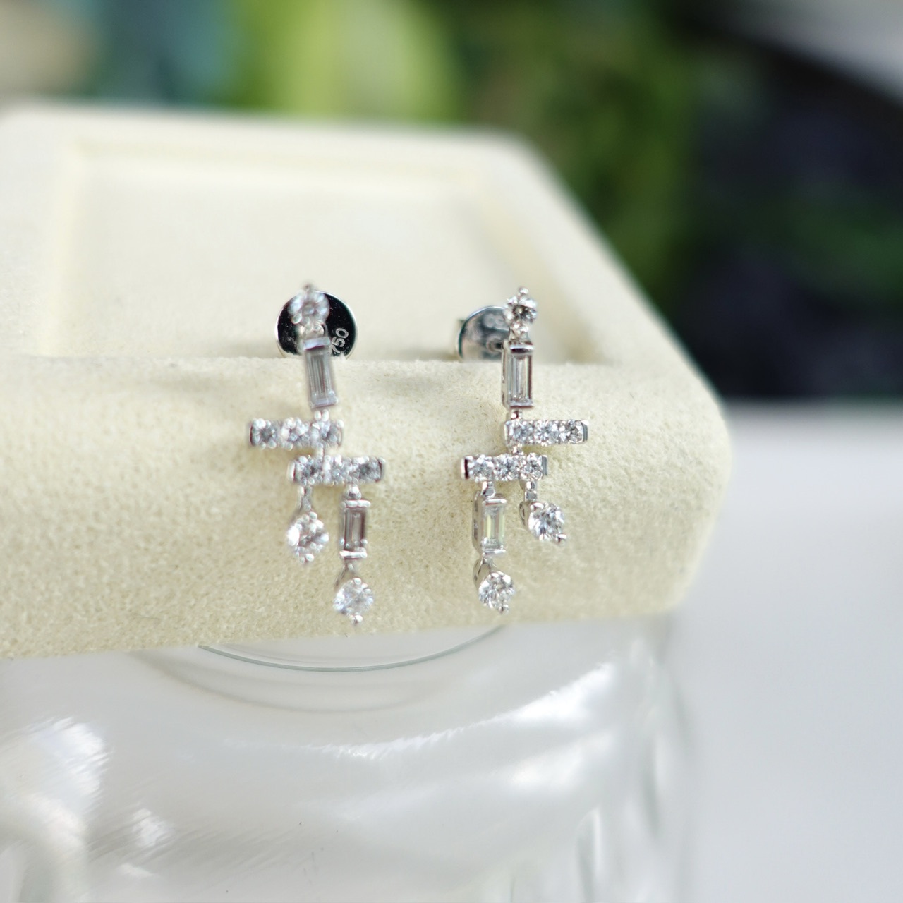 18K金鑽石耳釘 - 垂簾