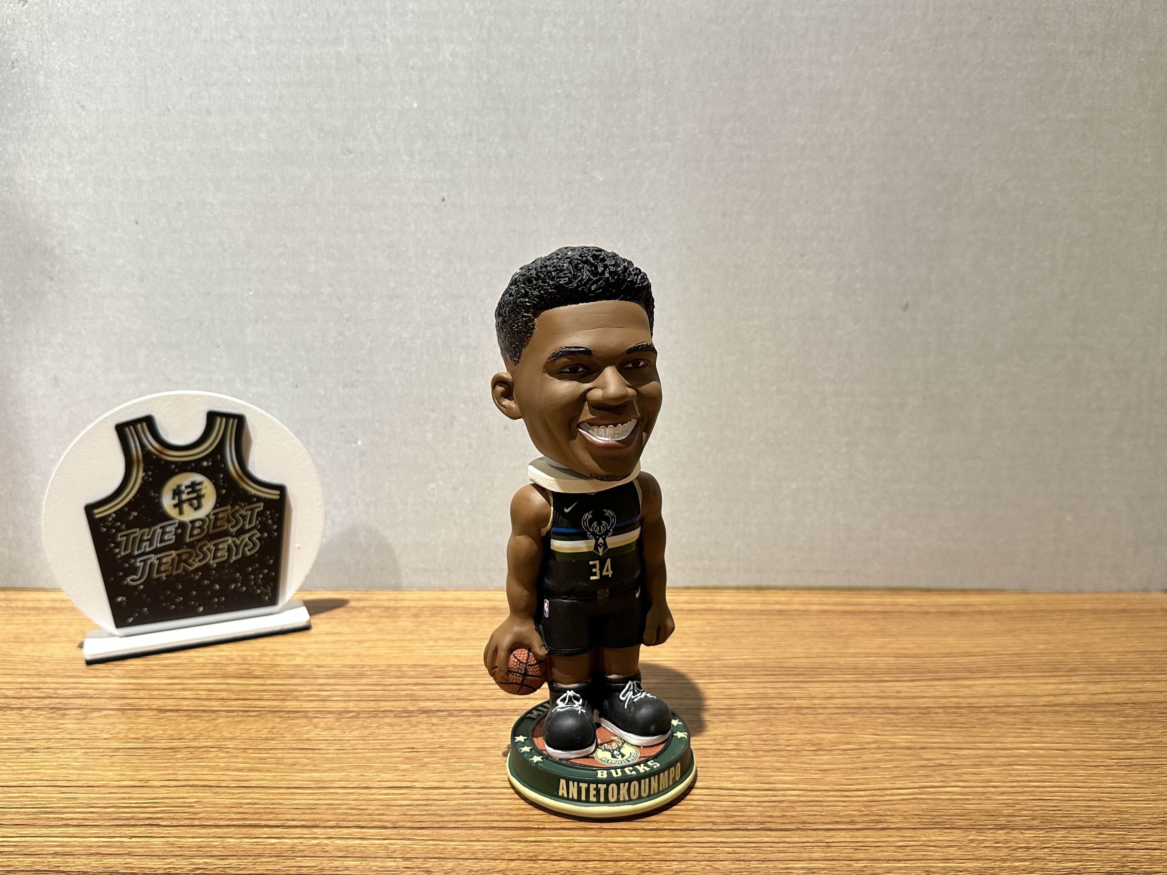 NBA公仔 Giannis Antetokounmpo Milwaukee Bucks 密爾瓦基公鹿 肌肉男 公仔 Foco Bobblehead 搖頭娃娃 全新含盒裝