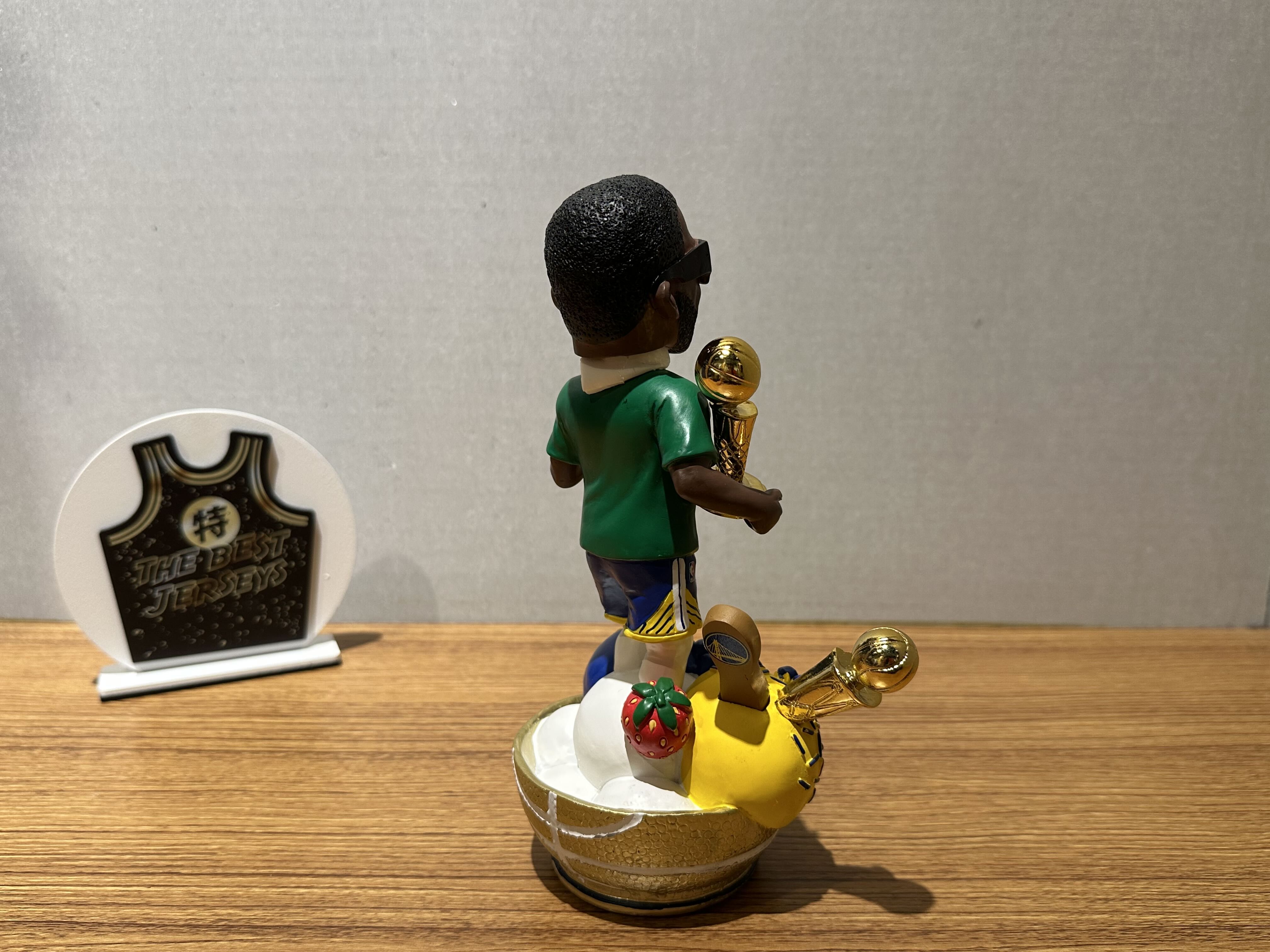 NBA公仔 Draymond Green Golden State Warriors Ice Cream 金州勇士 冠軍限定 冰淇淋 公仔 Foco Bobblehead 搖頭娃娃 全新含盒裝 全球限量72組