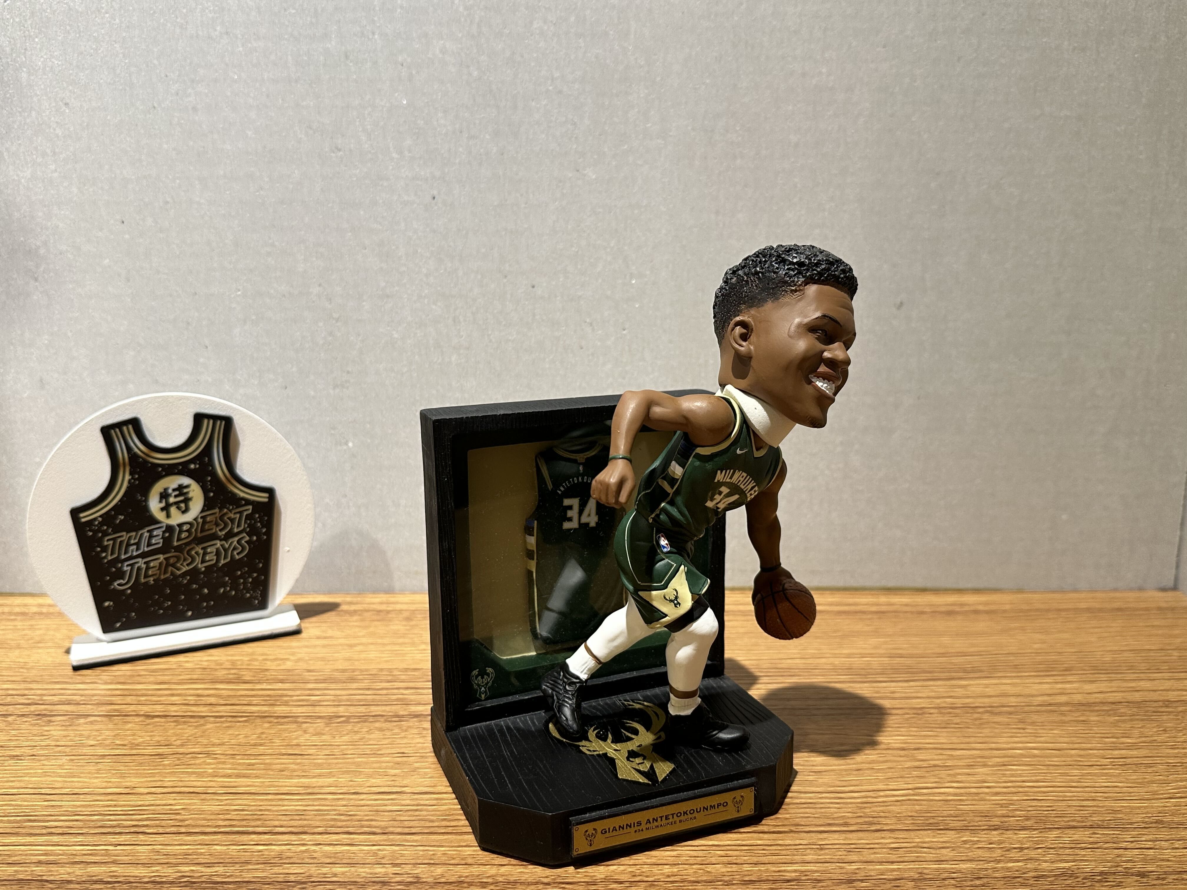 NBA公仔 Giannis Antetokounmpo Milwaukee Bucks 密爾瓦基公鹿 球衣背板 公仔 Foco Bobblehead 搖頭娃娃 全新含盒裝