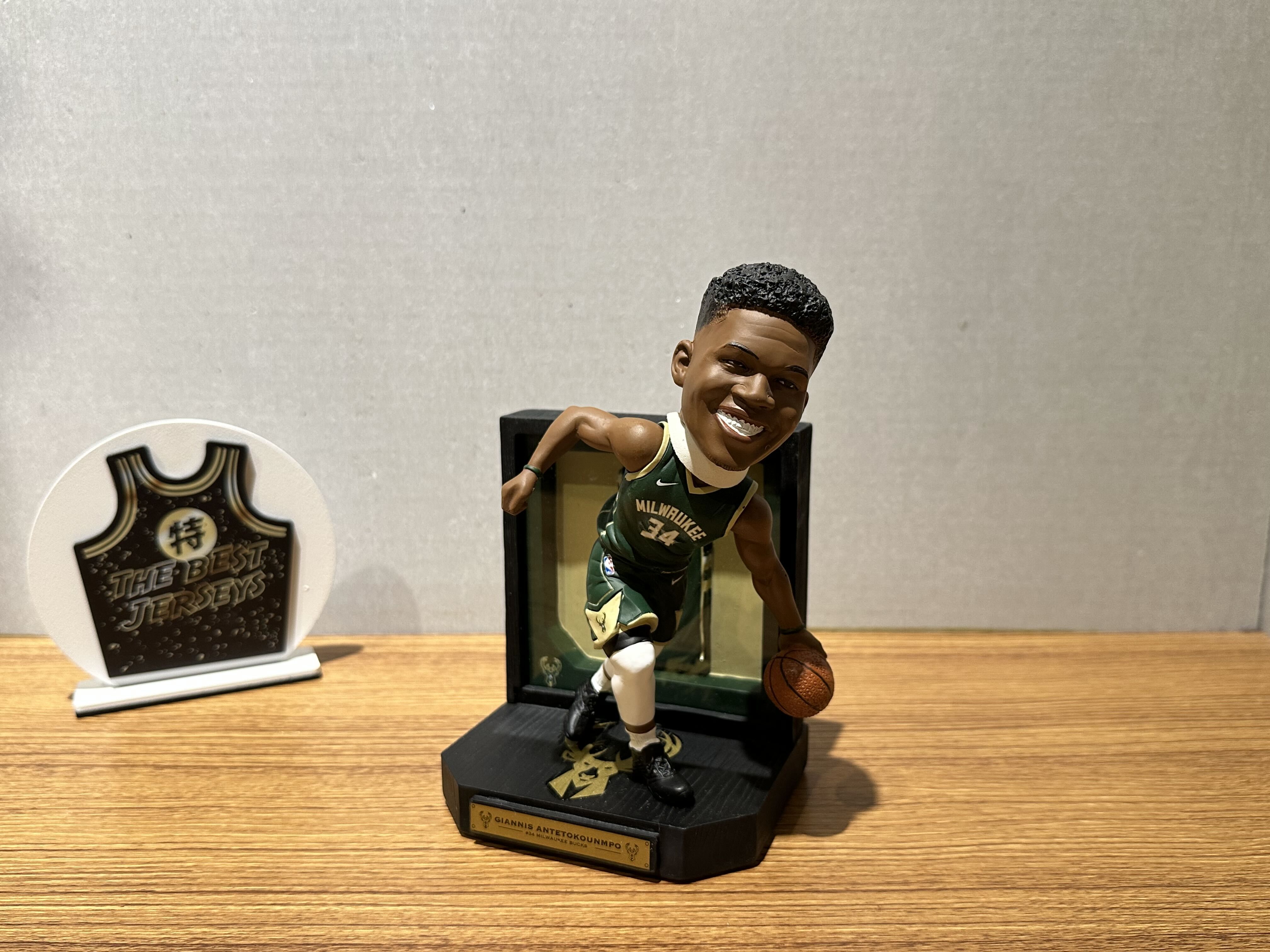 NBA公仔 Giannis Antetokounmpo Milwaukee Bucks 密爾瓦基公鹿 球衣背板 公仔 Foco Bobblehead 搖頭娃娃 全新含盒裝