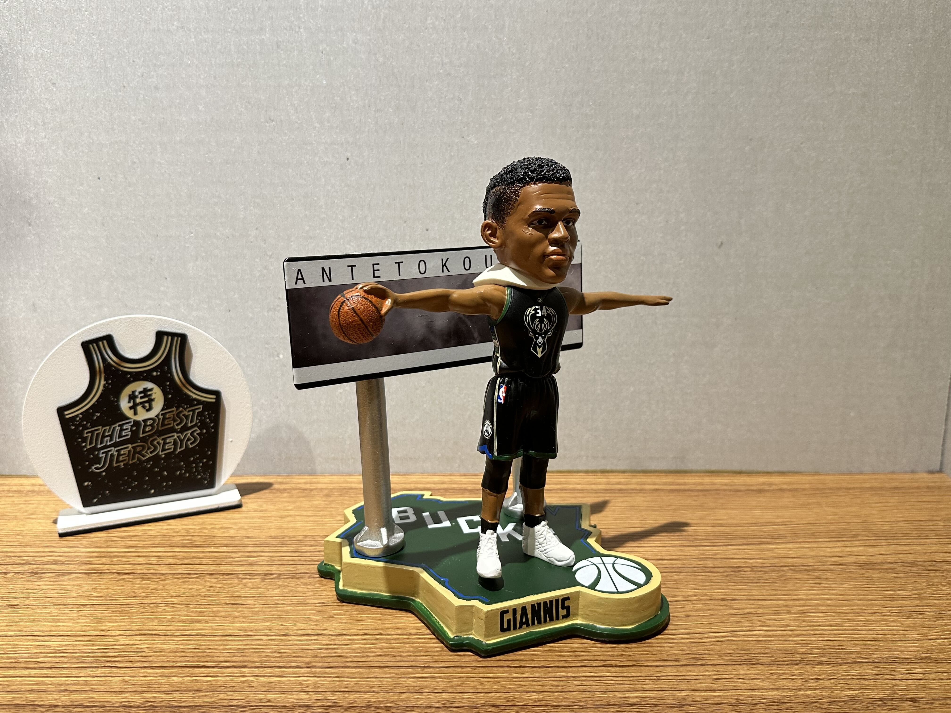 NBA公仔 Giannis Antetokounmpo 密爾瓦基公鹿黑 臂展 公仔 Foco Bobblehead 搖頭娃娃 全新含盒裝