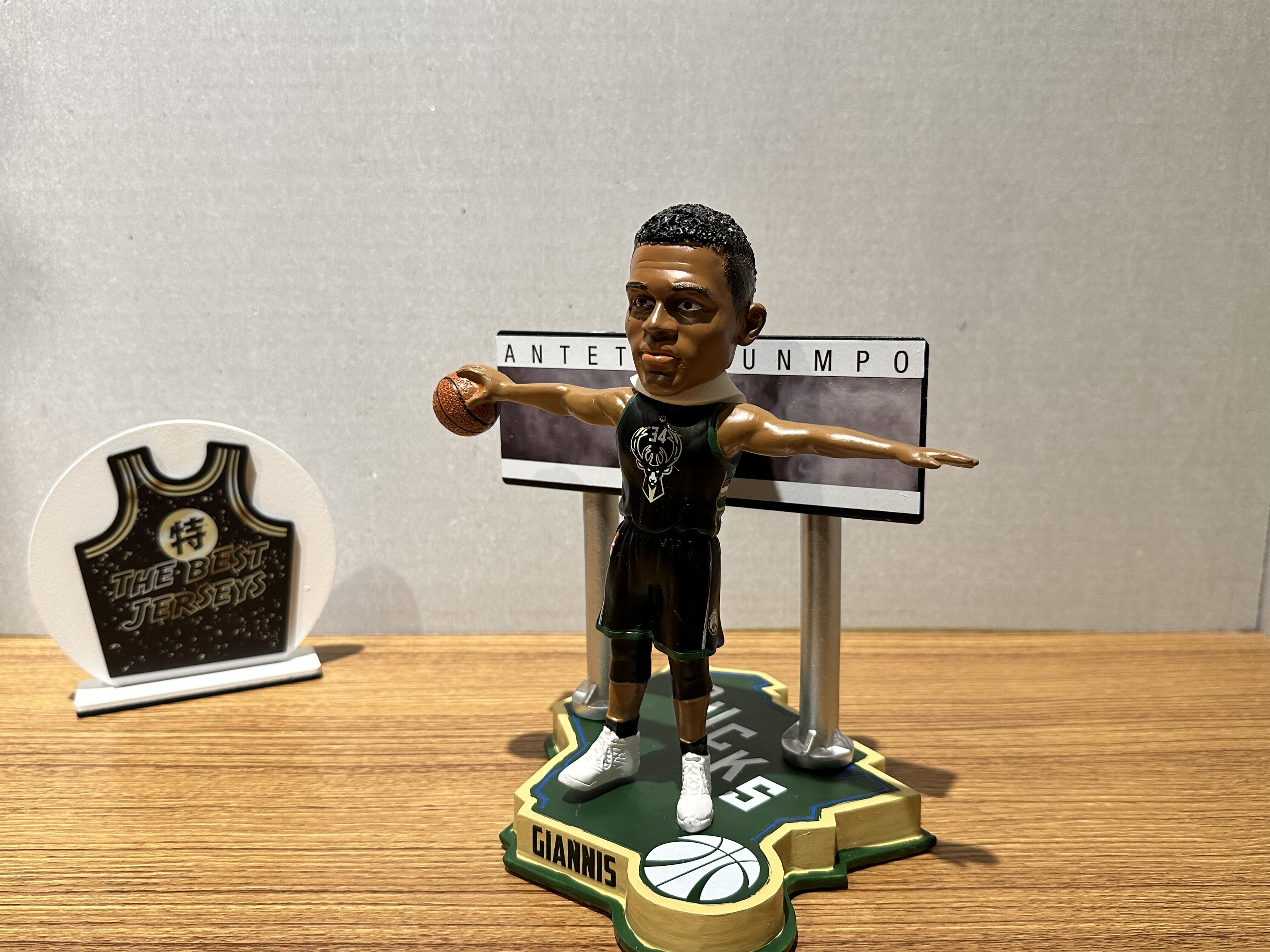 NBA公仔 Giannis Antetokounmpo 密爾瓦基公鹿黑 臂展 公仔 Foco Bobblehead 搖頭娃娃 全新含盒裝