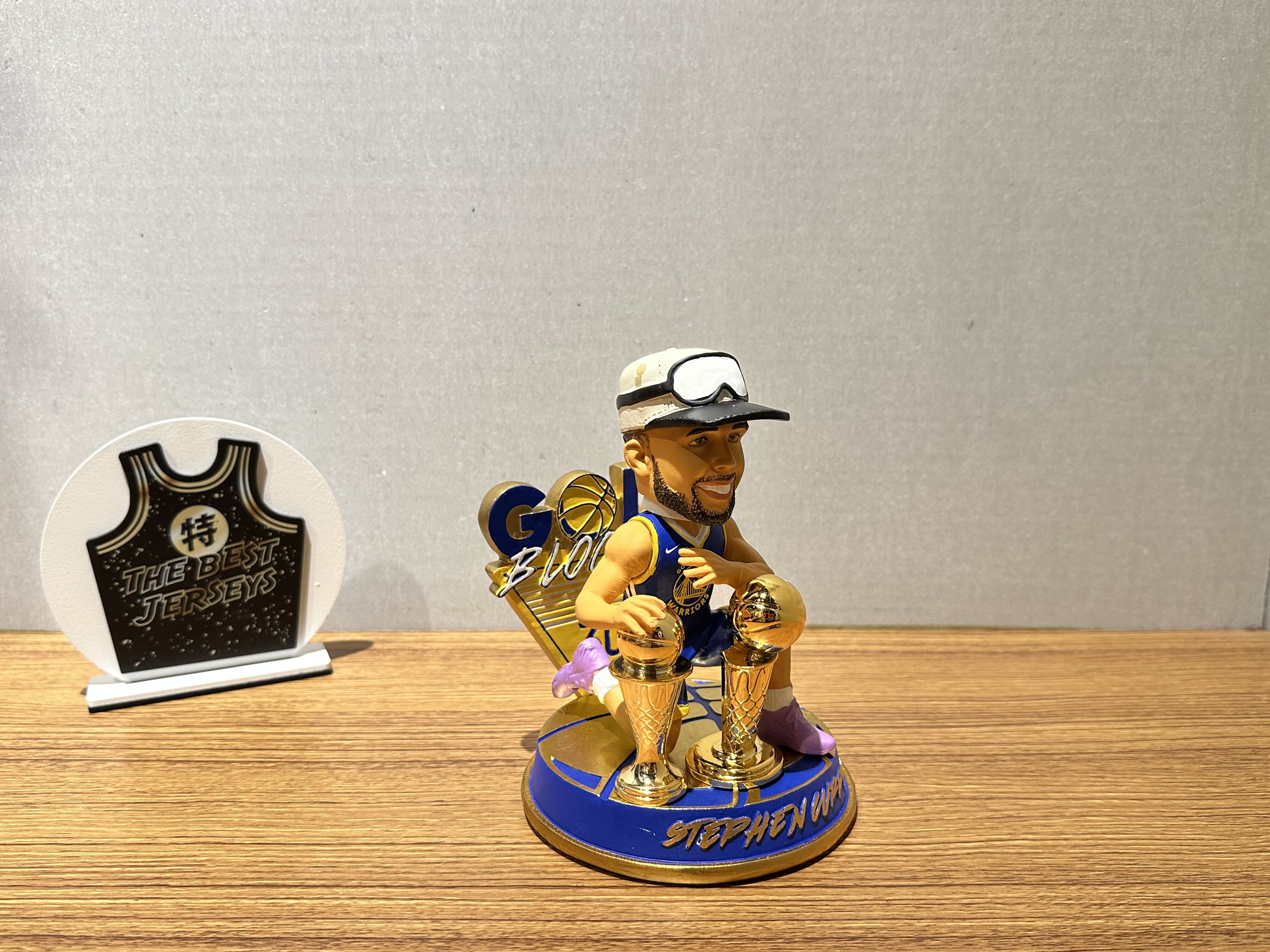 NBA公仔 Stephen Curry Golden State Warriros Gold Blooded 金州勇士 冠軍特殊 紫鞋 MVP 公仔 Foco Bobblehead 搖頭娃娃 全新含盒裝