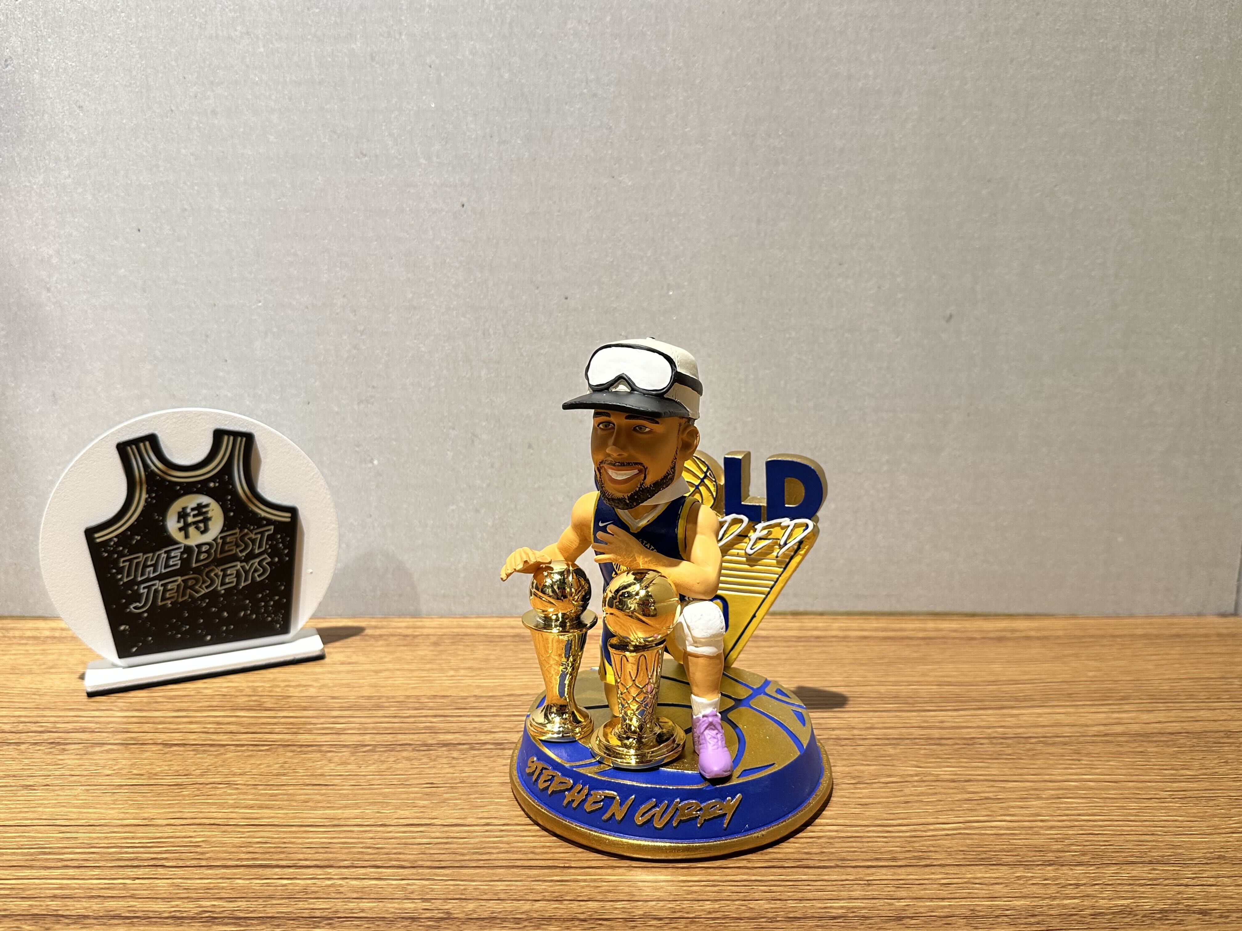 NBA公仔 Stephen Curry Golden State Warriros Gold Blooded 金州勇士 冠軍特殊 紫鞋 MVP 公仔 Foco Bobblehead 搖頭娃娃 全新含盒裝