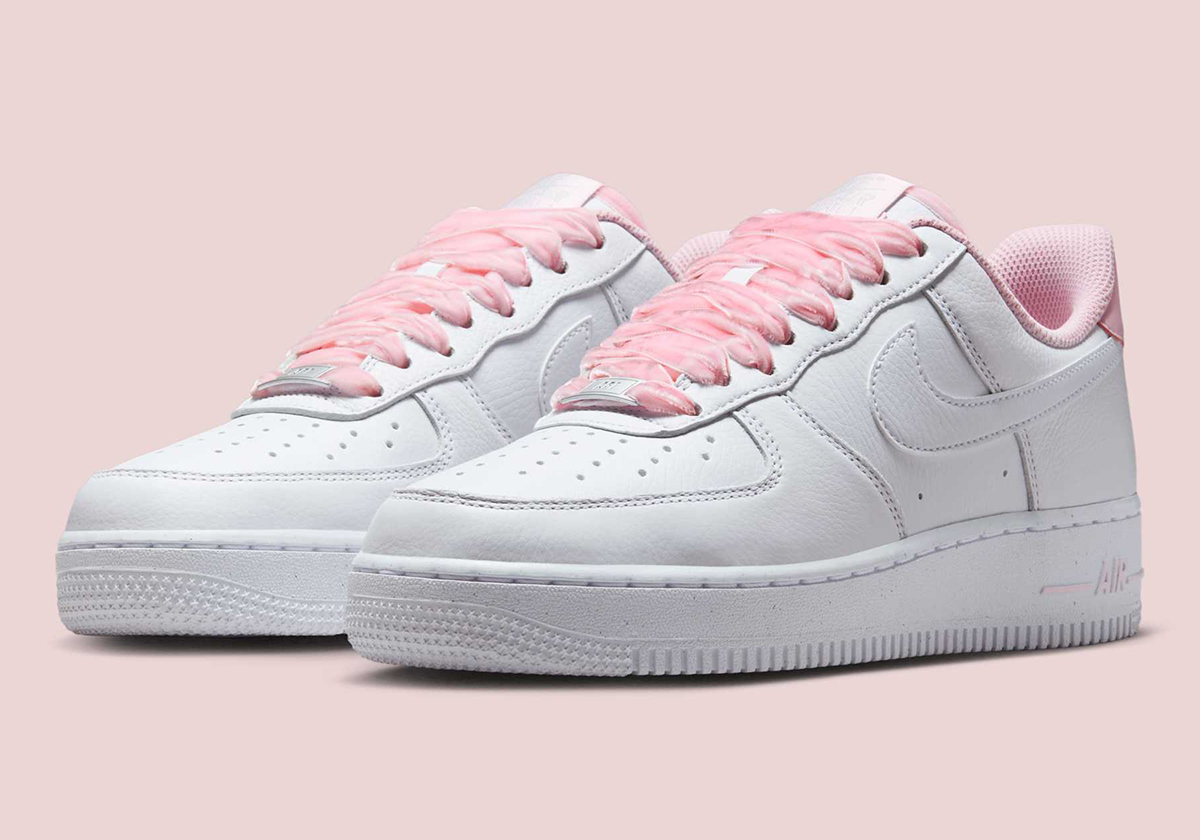 【預訂】NIKE AIR FORCE 1 白粉-WOMEN