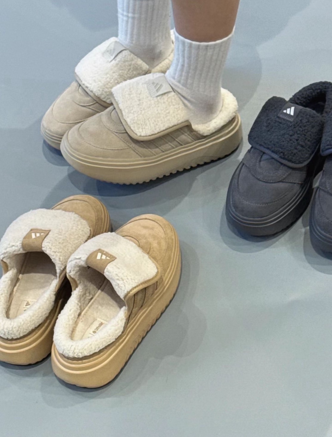 KTQ STORE ‧ Adidas Grand Court Mule Women's 毛絨絨 麵包穆勒鞋 三色 JS4997 js4998 js4999