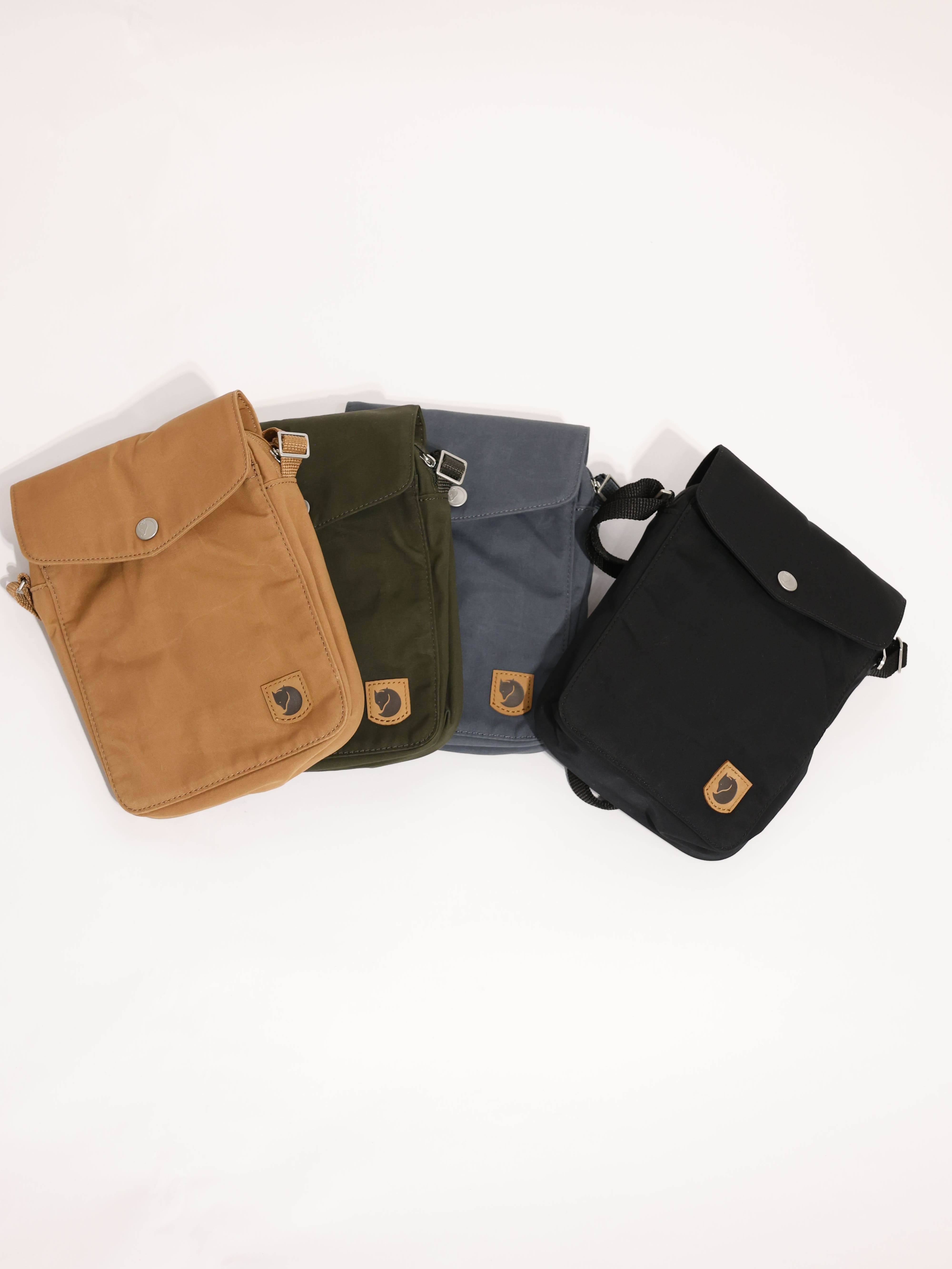 FJALLRAVEN 小狐狸 Greenland Pocket 側背包 旅行隨身袋 FR23156