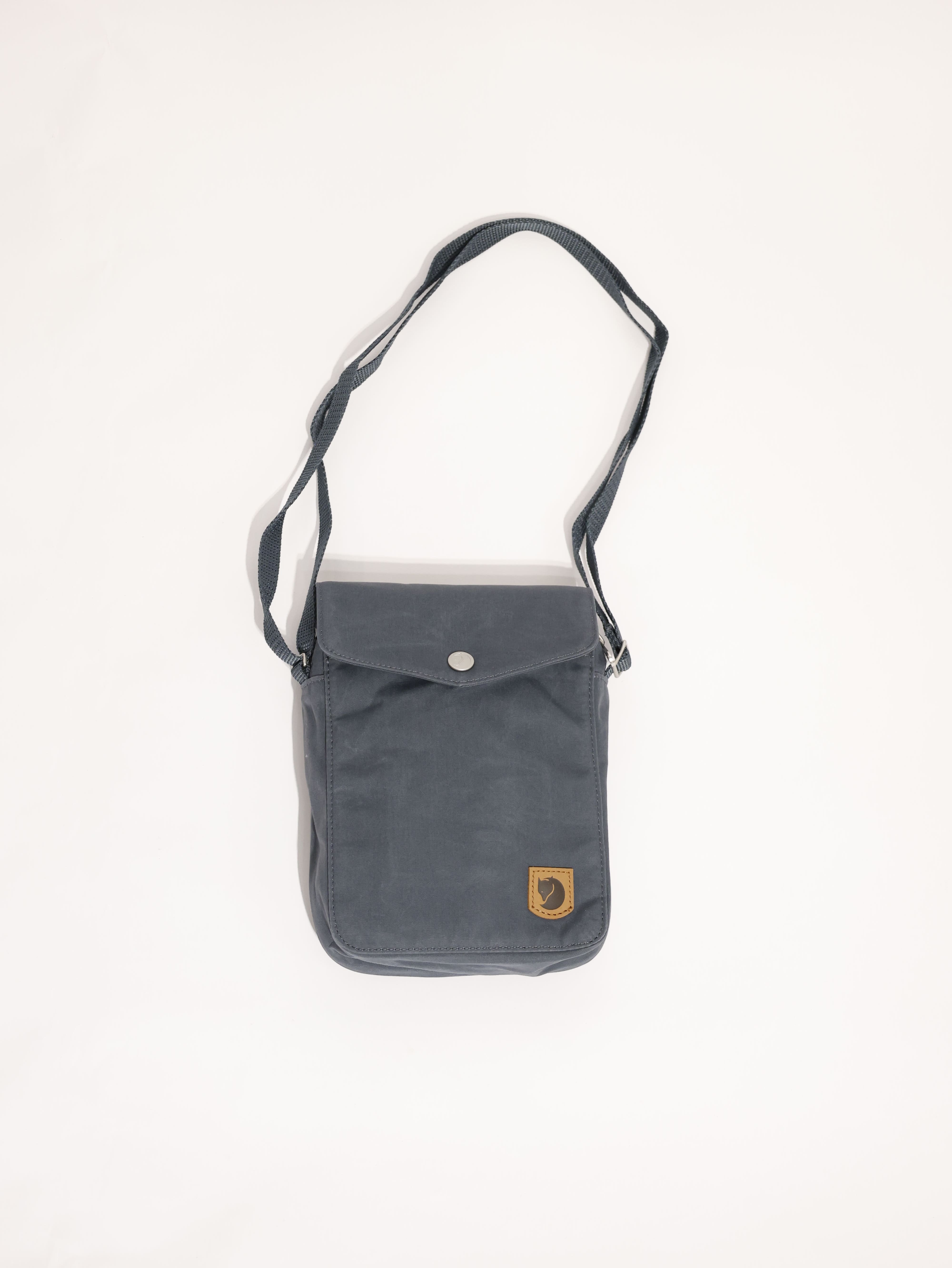 FJALLRAVEN 小狐狸 Greenland Pocket 側背包 旅行隨身袋 FR23156