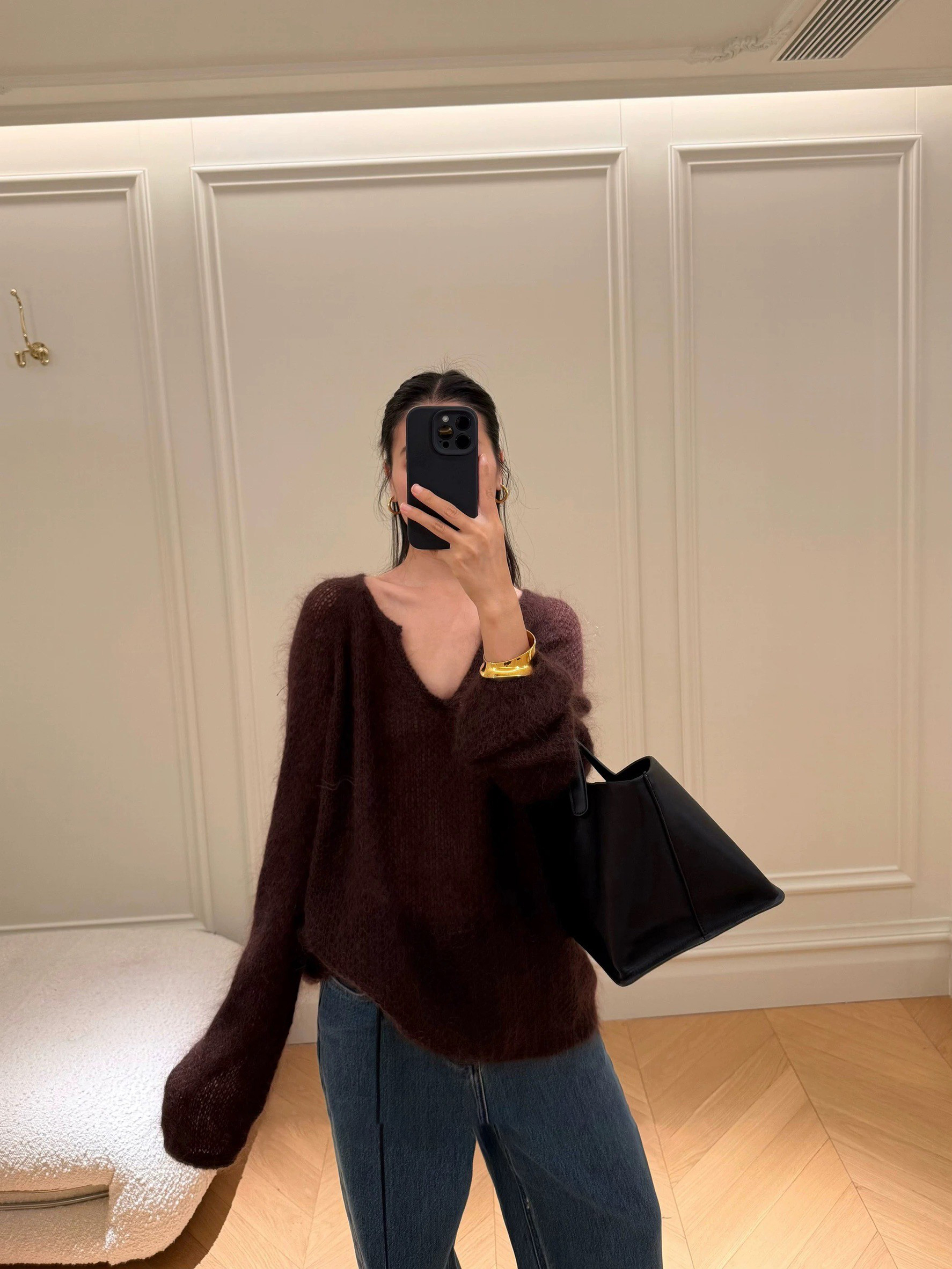 馬海毛V字圓領洞洞針織上衣-F / 2色 (Elegant & Love)