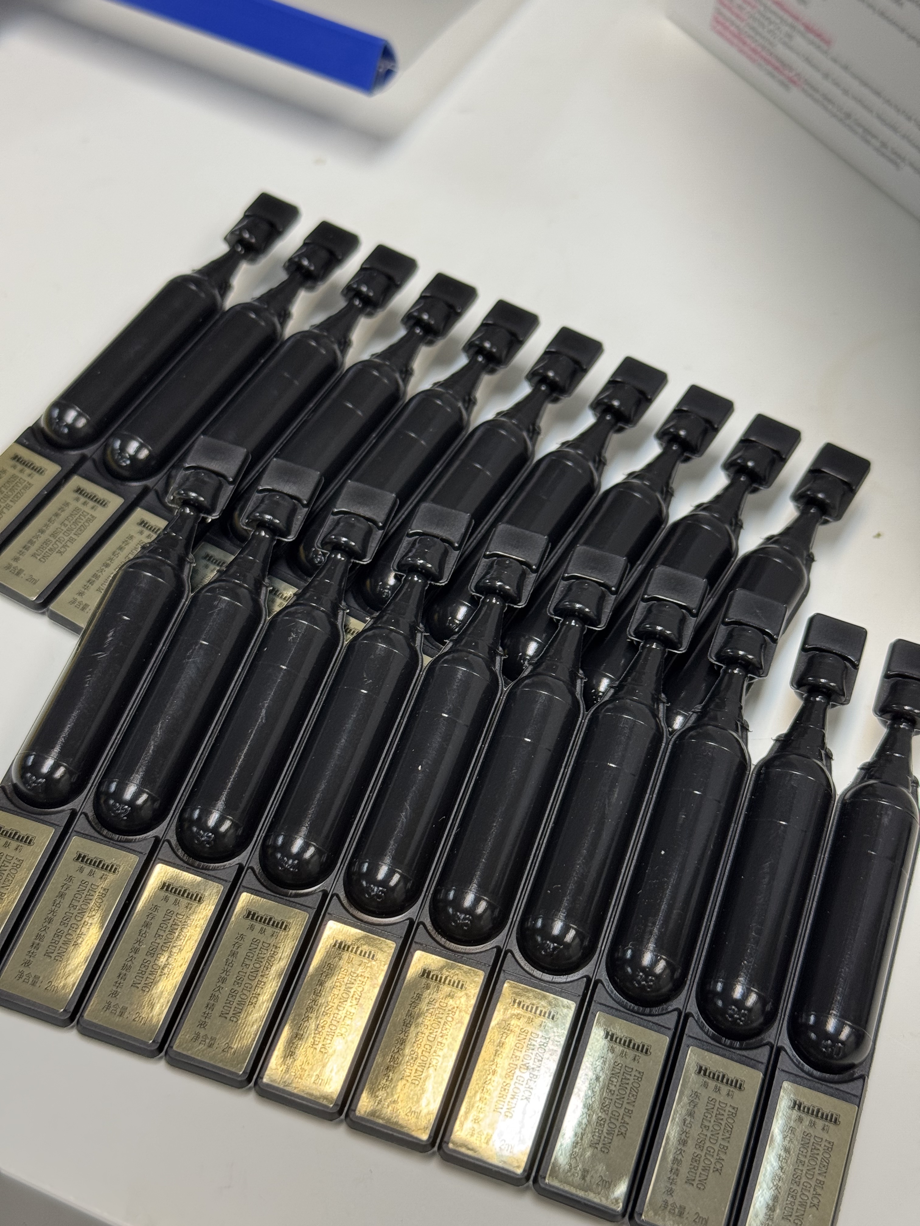 (4541) Haifuli海膚莉凍存黑鑽彈次拋精華液（黑鑽次拋）2ml*20支