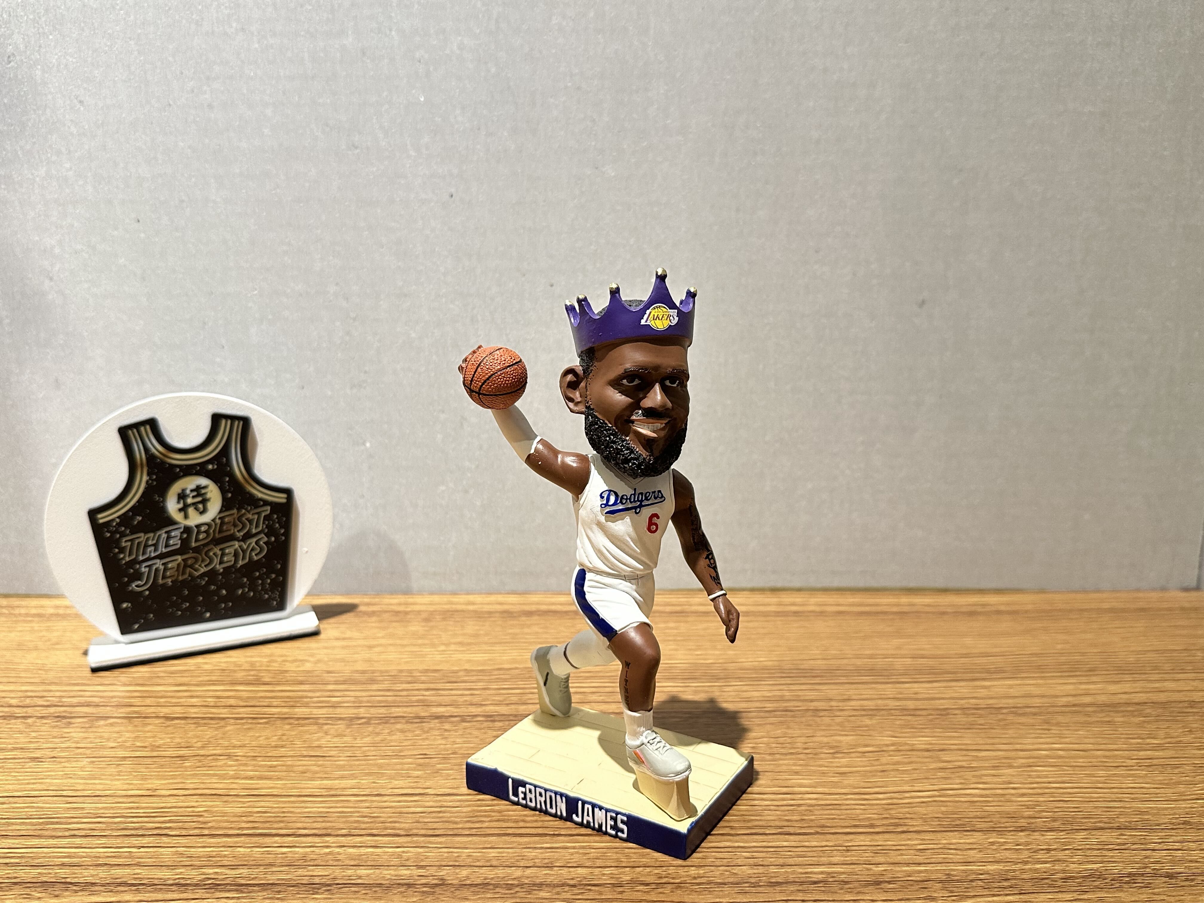 NBA公仔 Lebron James Los Angeles Dodgers 洛杉磯道奇 姆斯 皇冠 公仔 SGA Bobblehead 搖頭娃娃 進場贈品 全新含盒裝