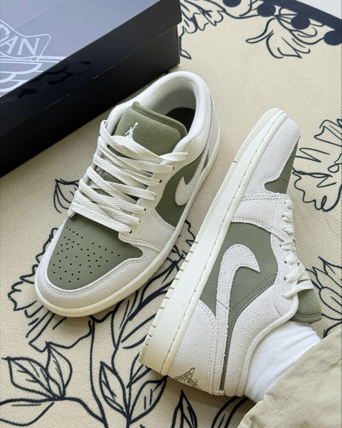 Nike Air Jordan 1 Low SE "Medium Olive" 反轉橄欖綠 白綠 麂皮 倒鉤平替 復古 低筒休閒鞋
