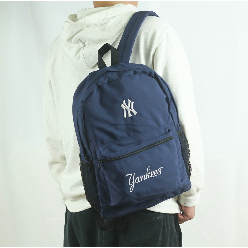 【現貨】New Era NY Yankees 洋基隊刺繡LOGO 運動休閒後背包｜紅/黑/藍/灰