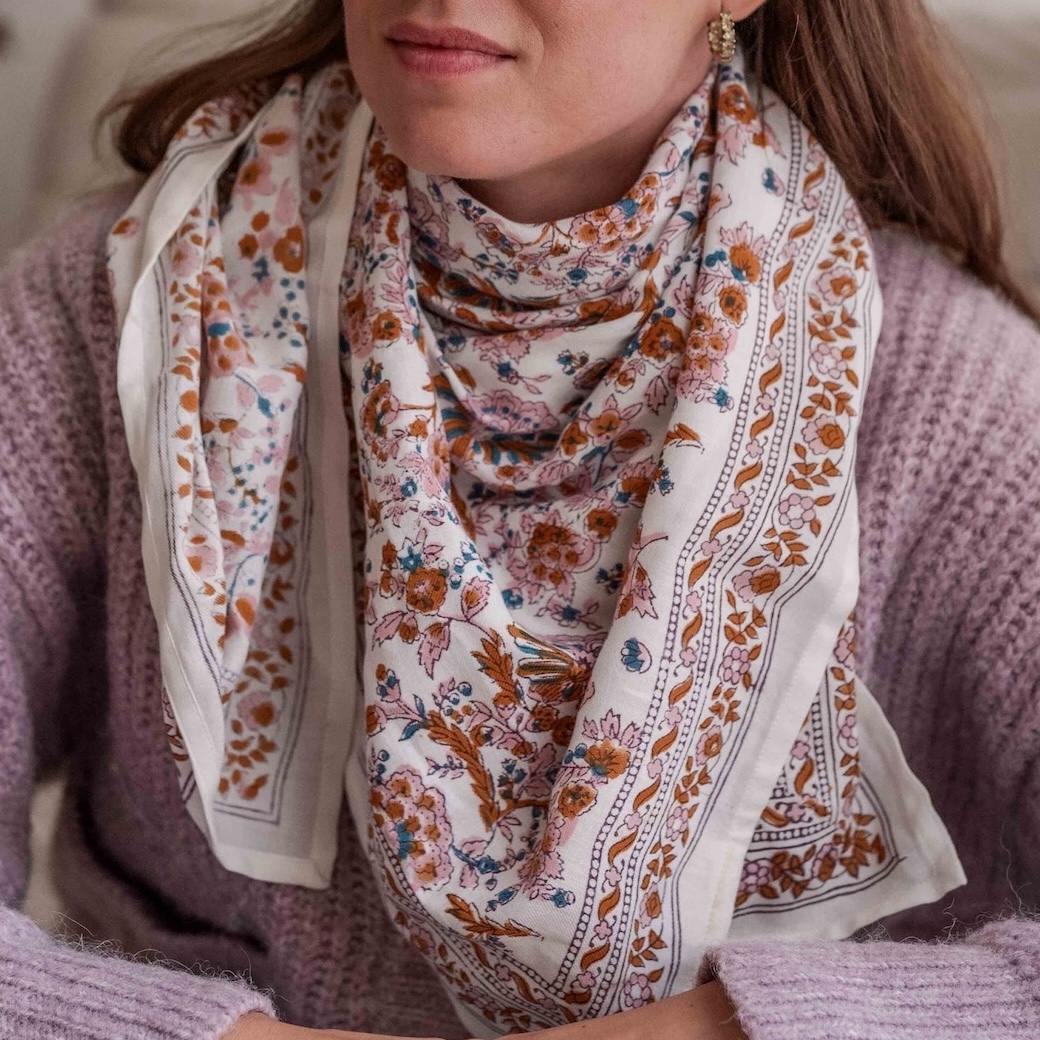 琪拉綻放橘花鑲淺粉紅 | 領巾