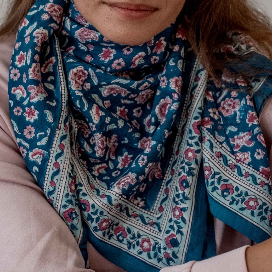 埃德爾水樣藍 | 領巾