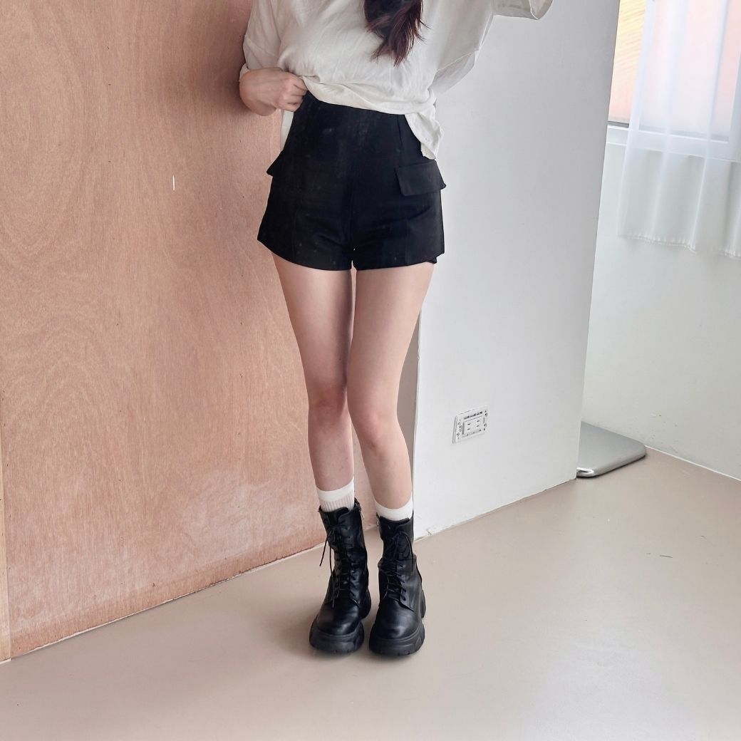 【百搭版型】DOMISS假口袋A字顯瘦西裝短褲 高腰短褲 高腰拉長腿型 女短褲 (現貨)