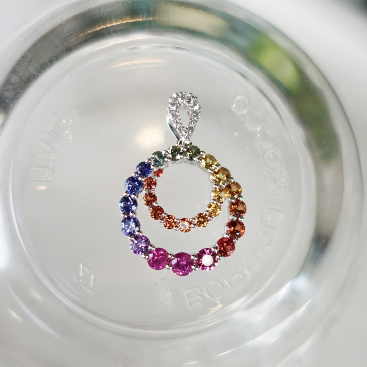 18K金彩虹藍寶石鑽石吊墜