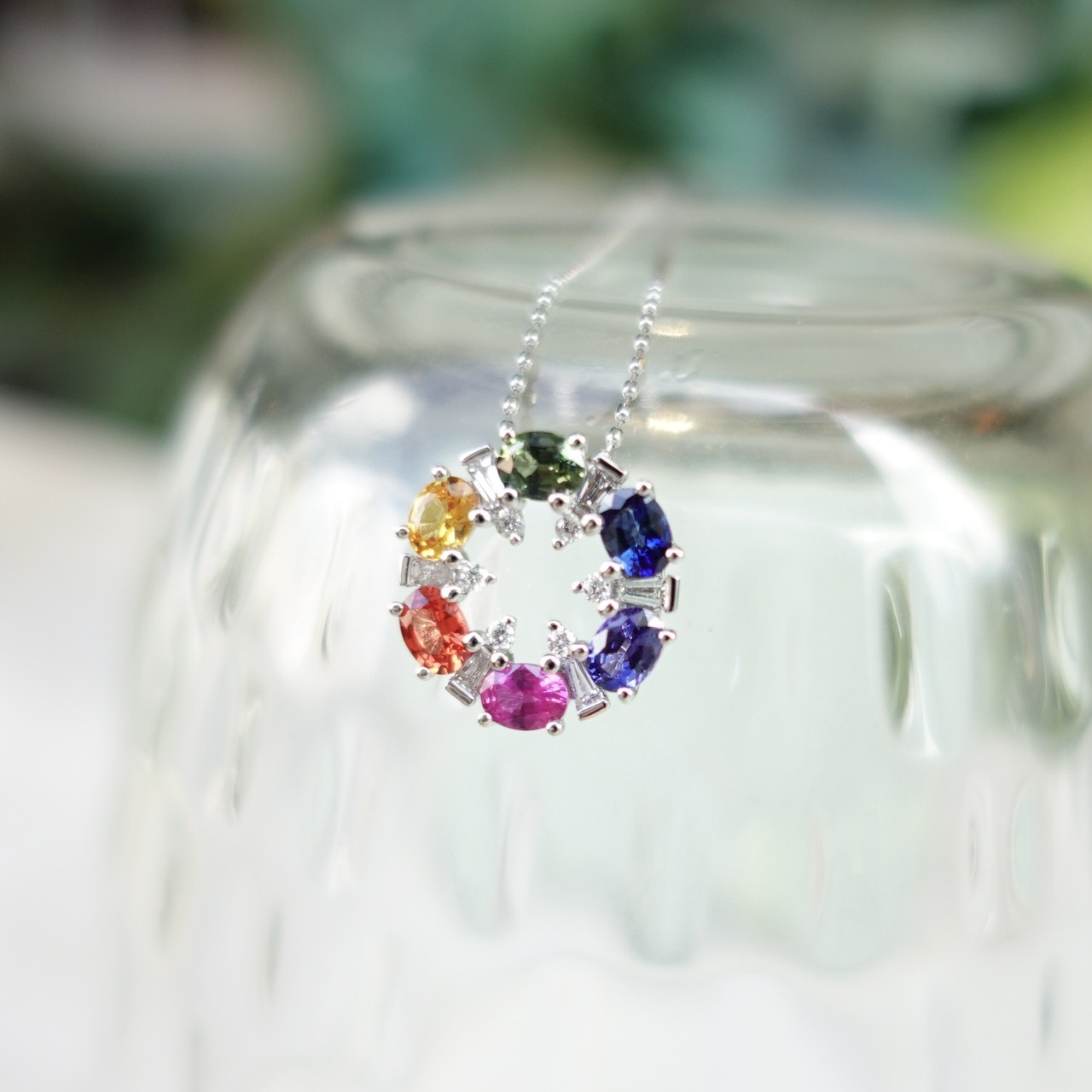 18K金彩虹藍寶石鑽石吊墜