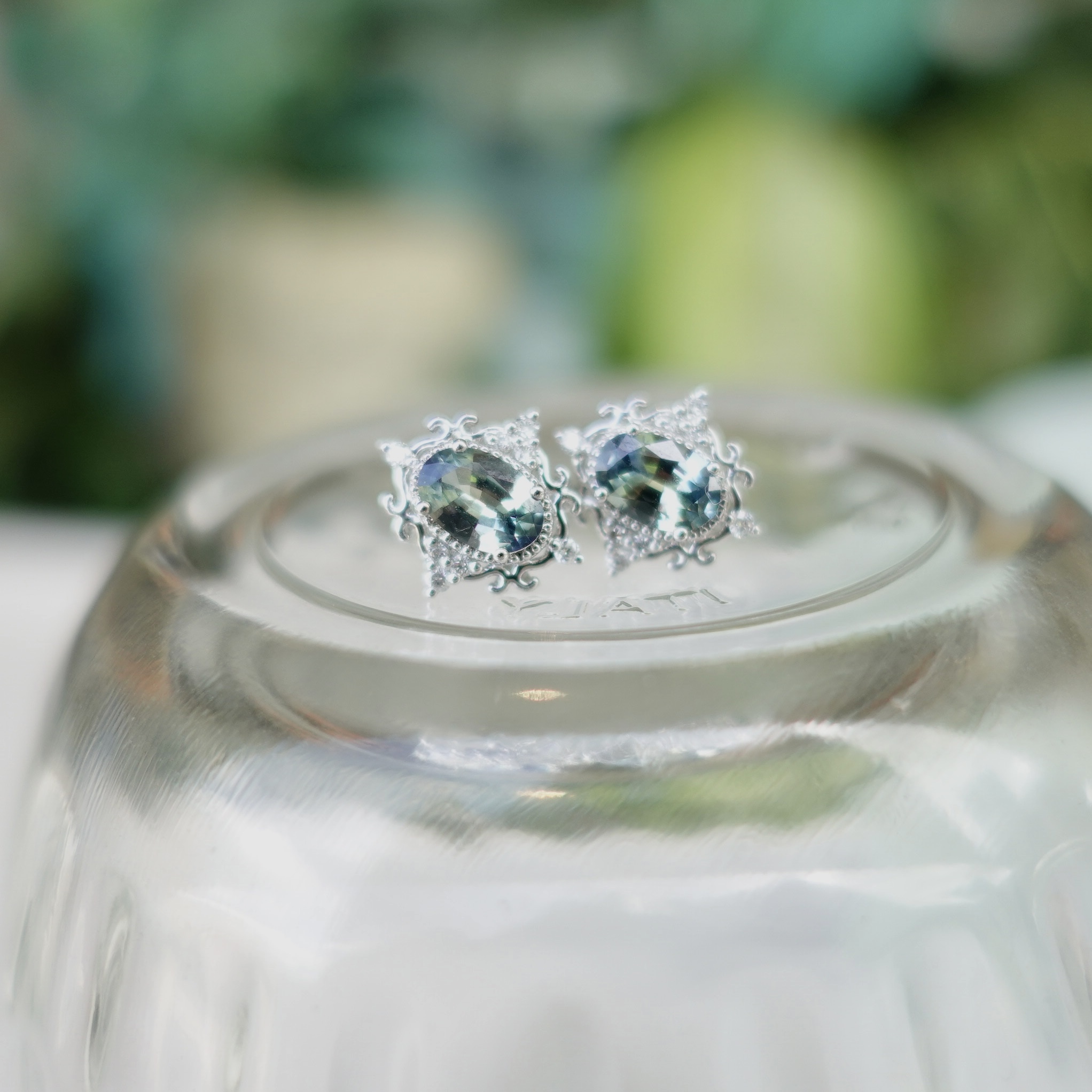 18K白金天然無燒藍綠色藍寶石鑽石耳釘-Teal Color