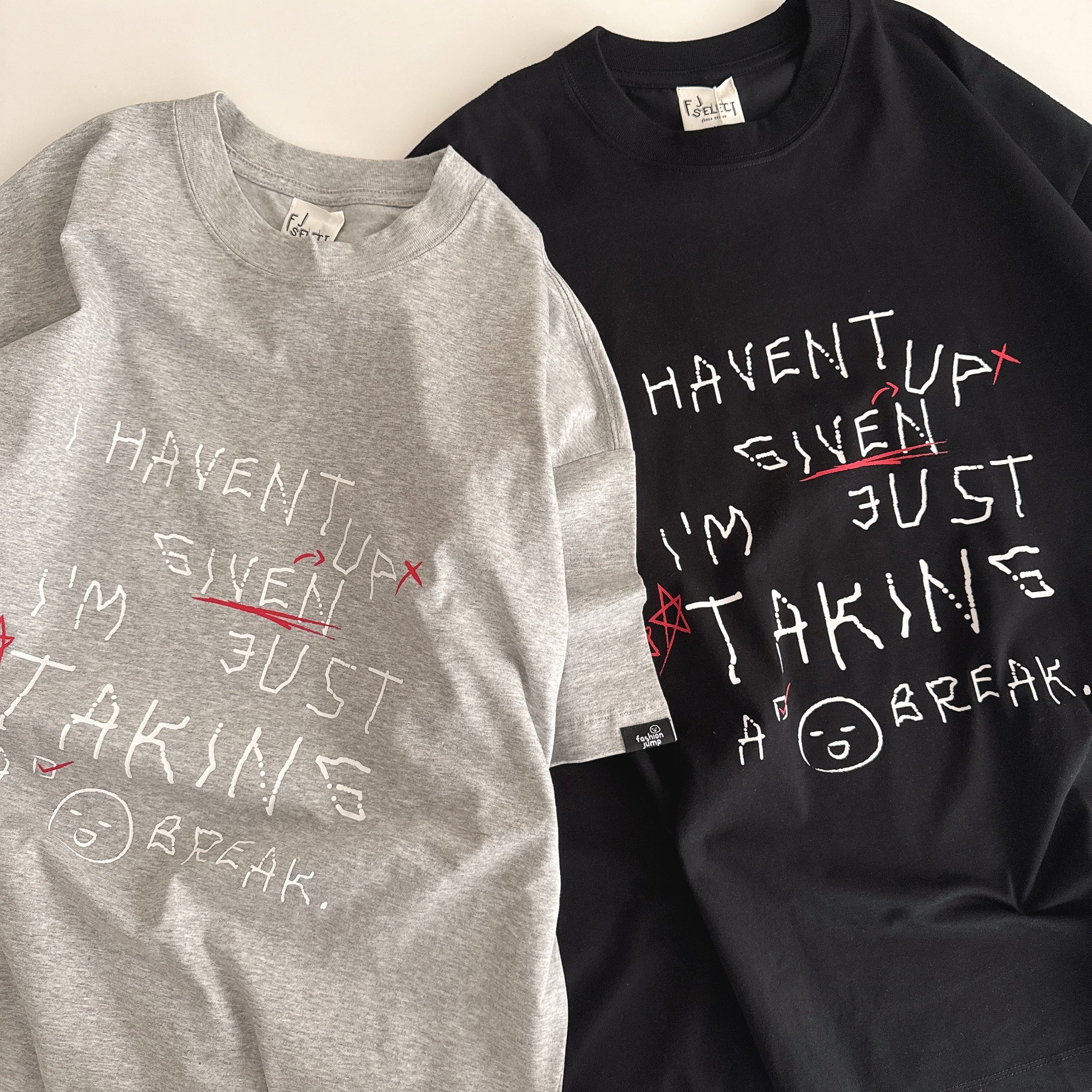 （現貨）街頭 英文手寫 塗鴉 SORONA 涼感短T