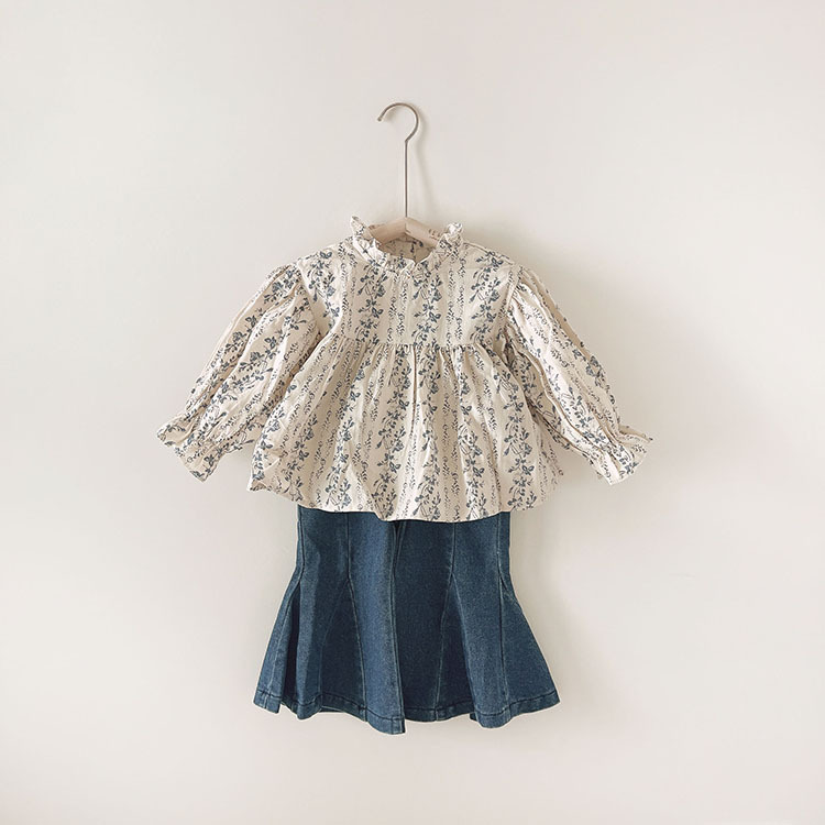 大喇叭造型牛仔褲