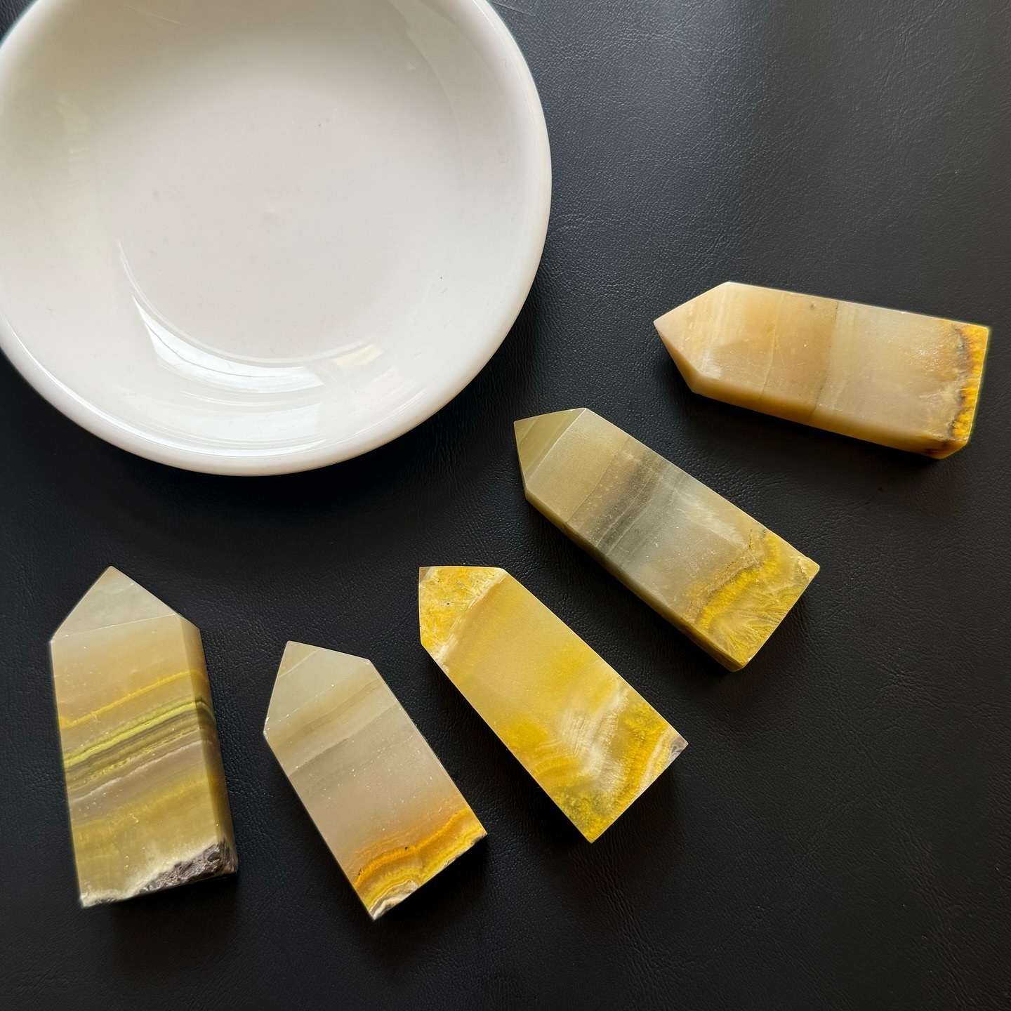 [原石] 大黃蜂碧玉 水晶柱