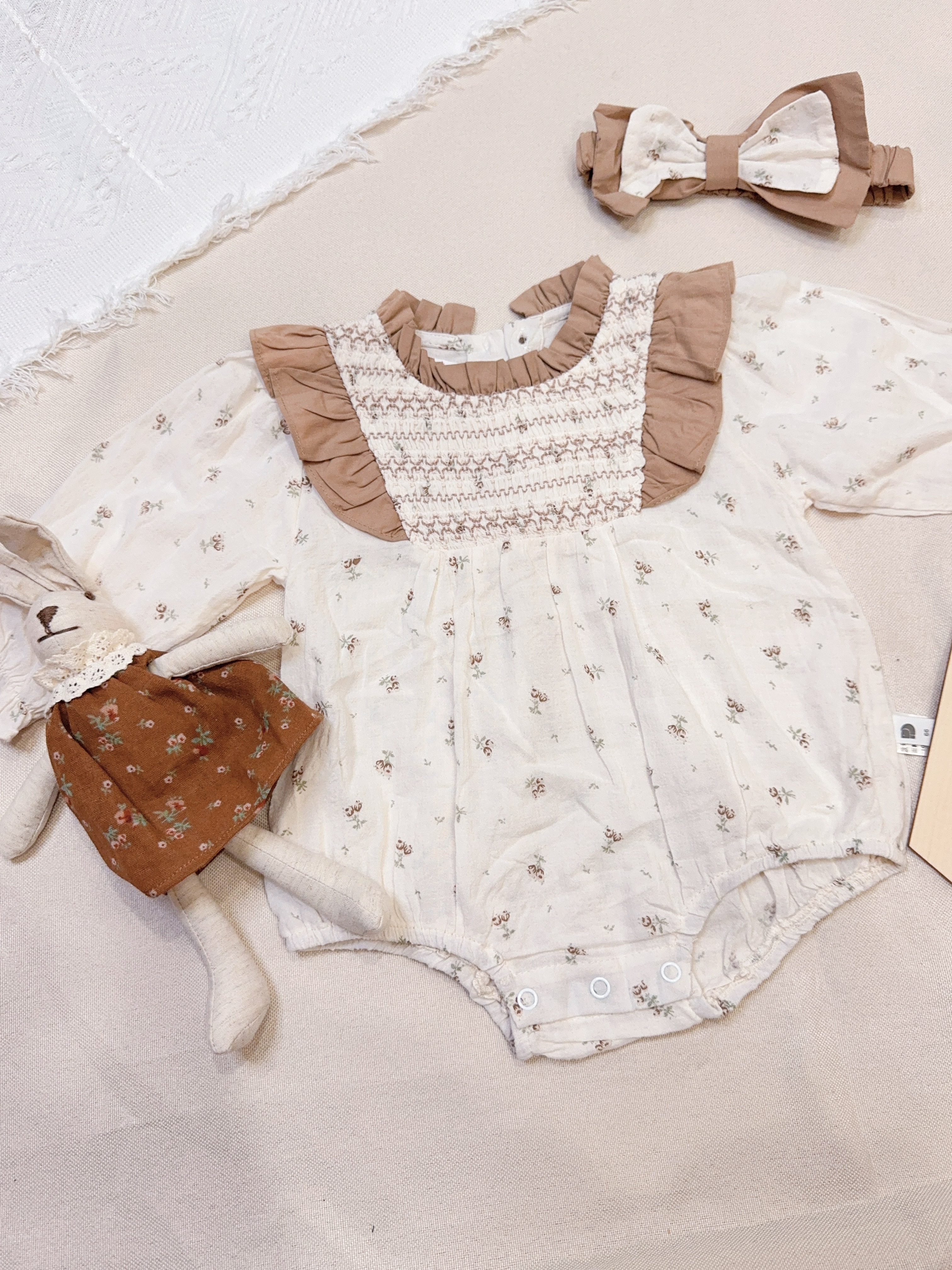 h1830奶茶蝴蝶髮帶包屁A61