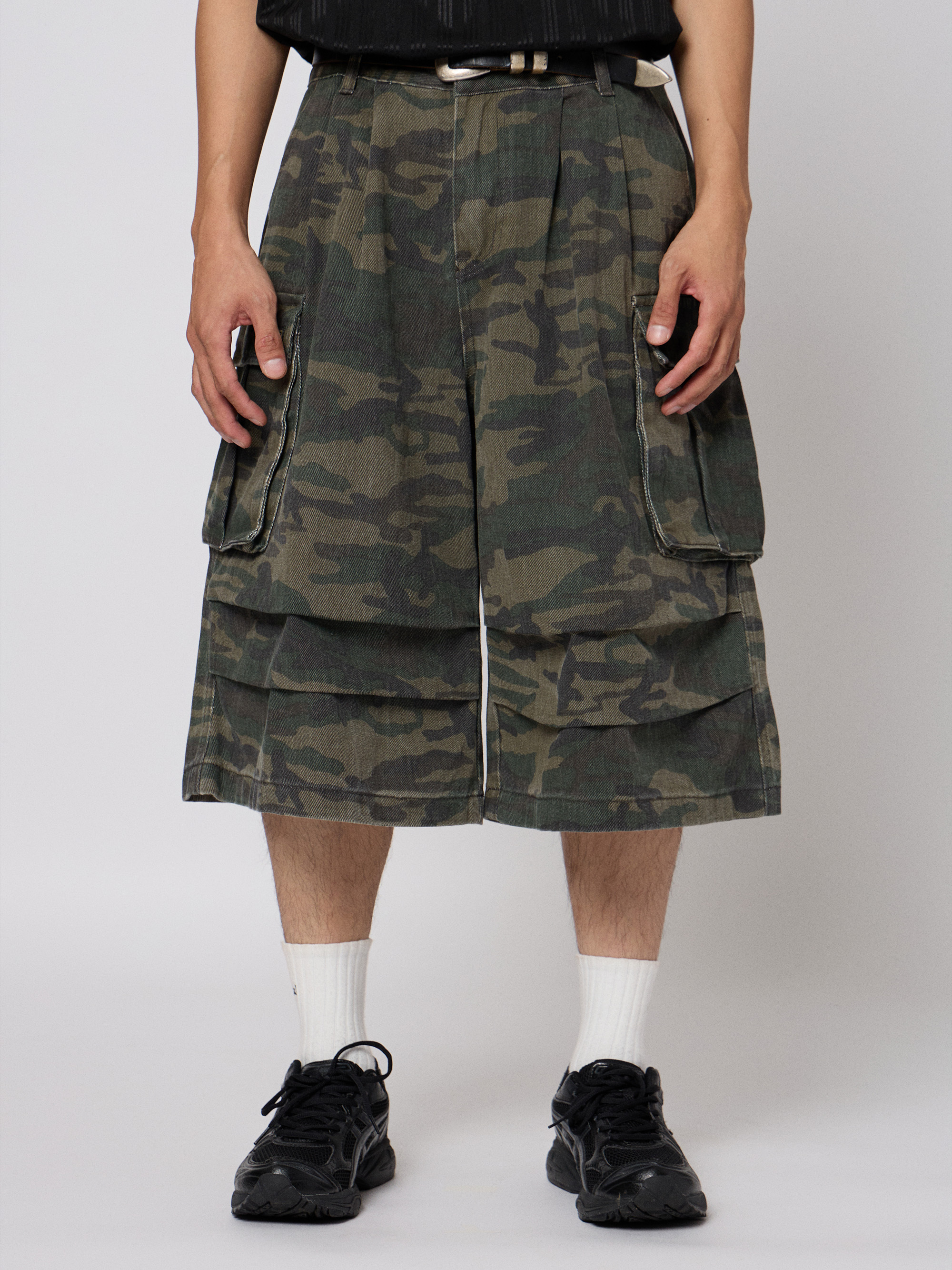 寬版迷彩七分褲