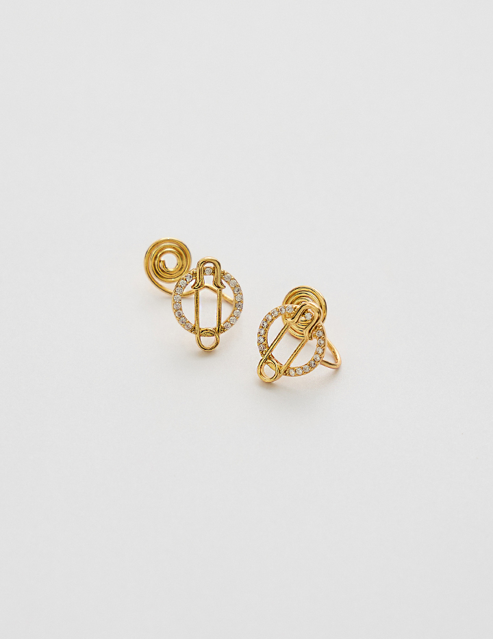 別針恆星。夾式耳環