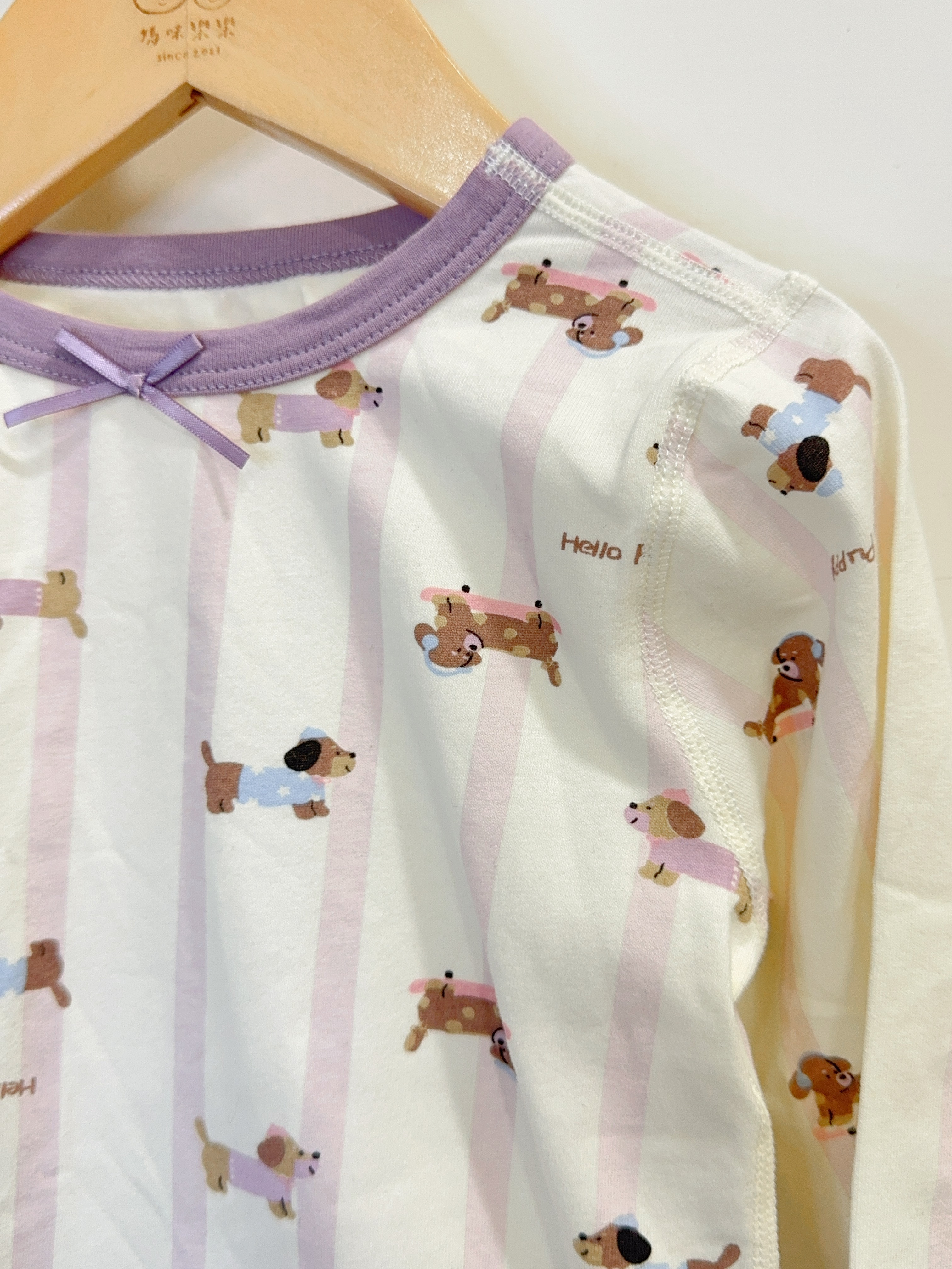 HFQ26820粉蝴蝶結條臘腸家居A63