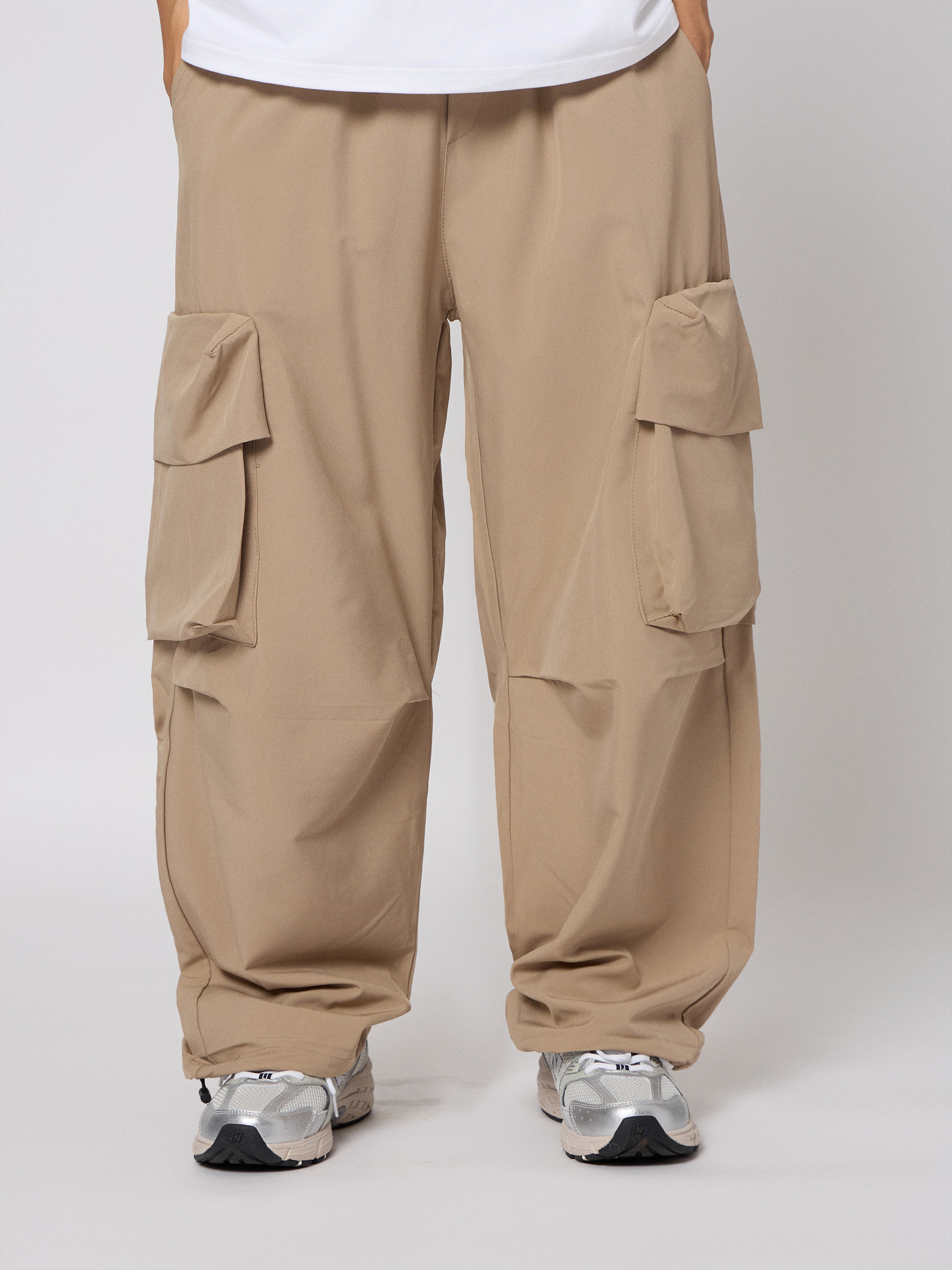 抽繩寬版機能長褲