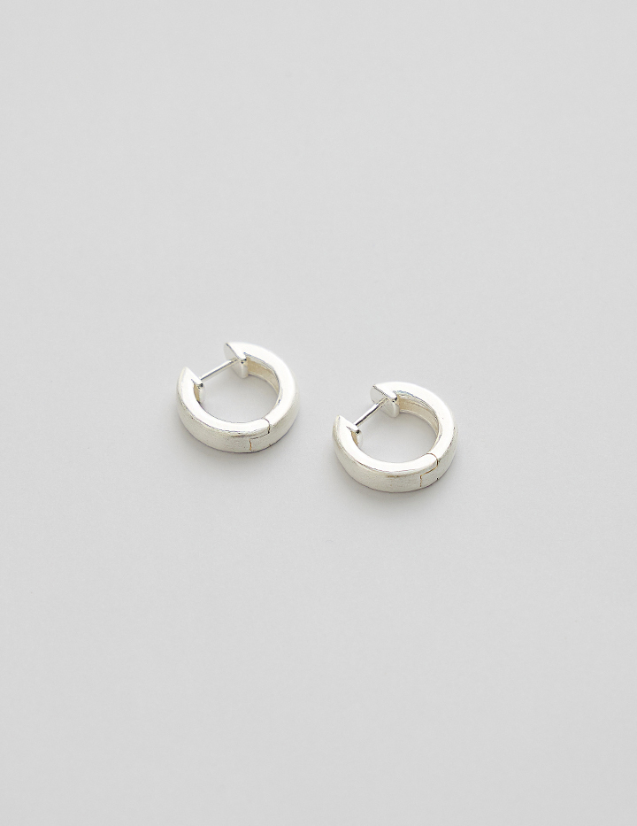 經典窄版圈圈。針式耳環(銀)