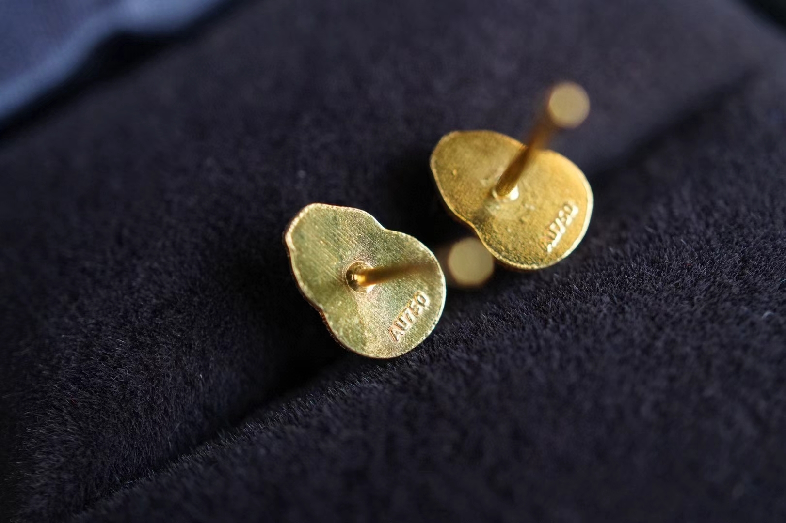 920859 翡翠冰陽綠葫蘆耳釘